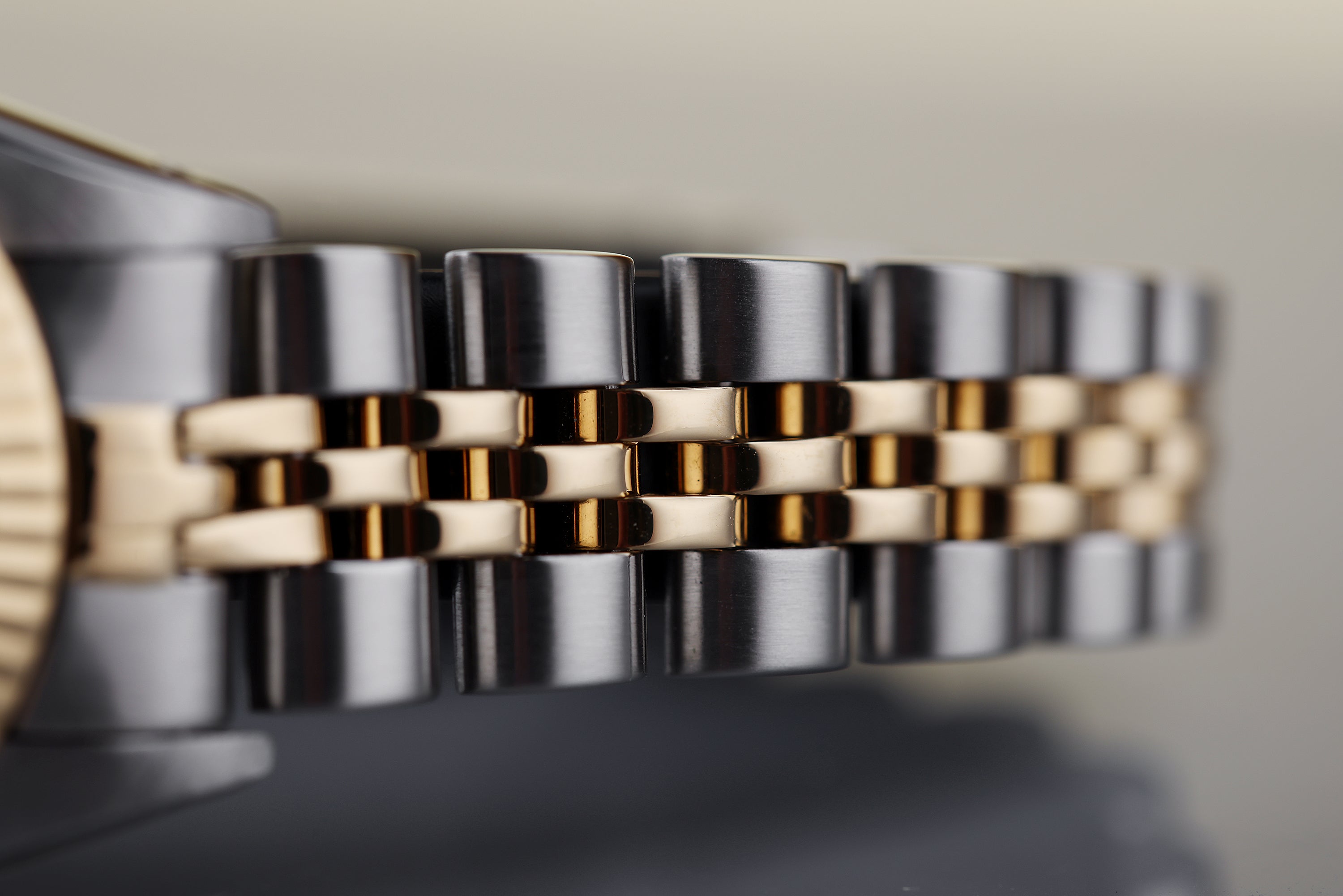 Rolex Lady DateJust 26mm | REF. 69173 | Stainless Steel & 18k Yellow Gold | Gold Dial | 1989