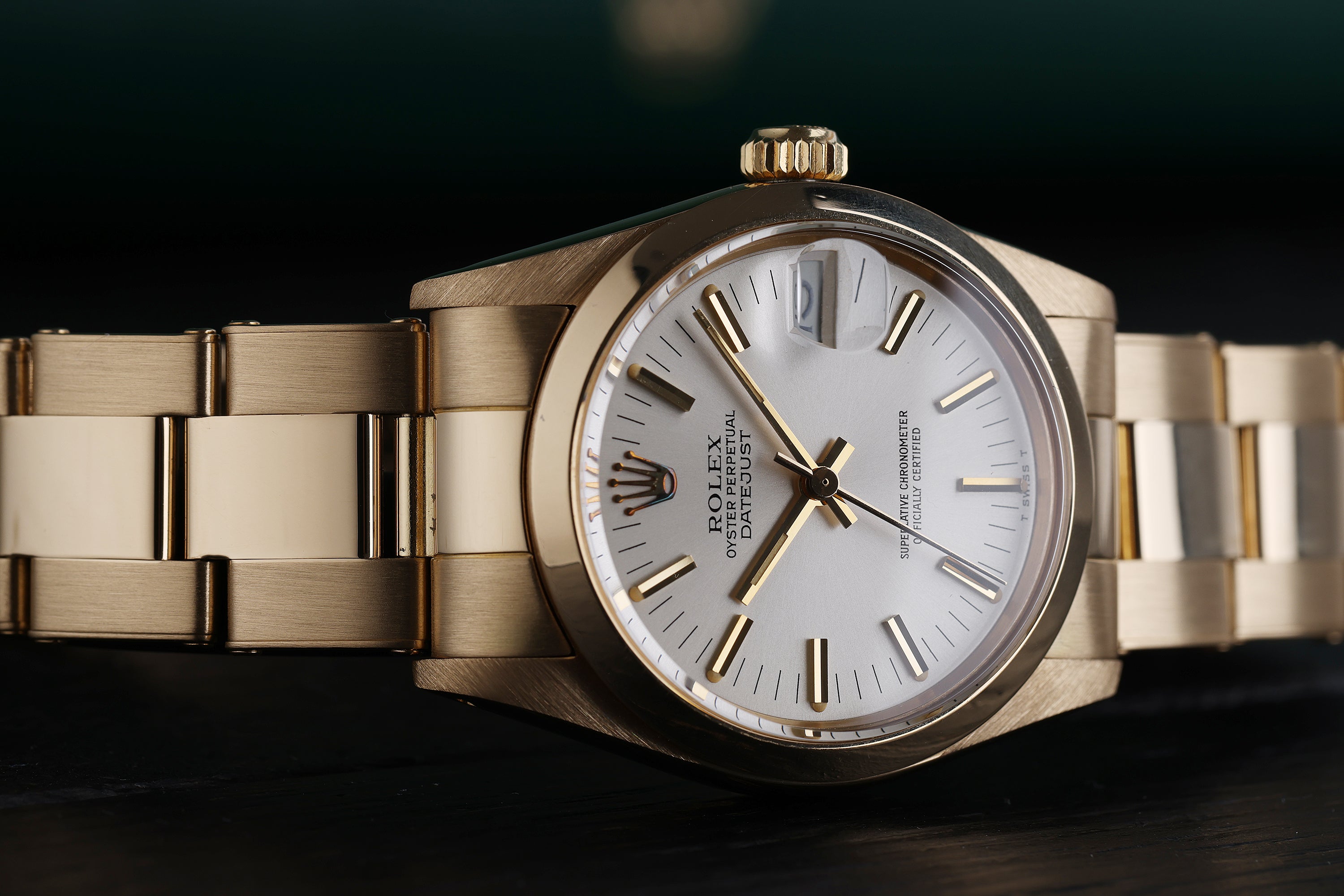 Rolex DateJust 31 | REF. 6824 | Champagne Dial | 18k Yellow Gold | 30mm | 1981