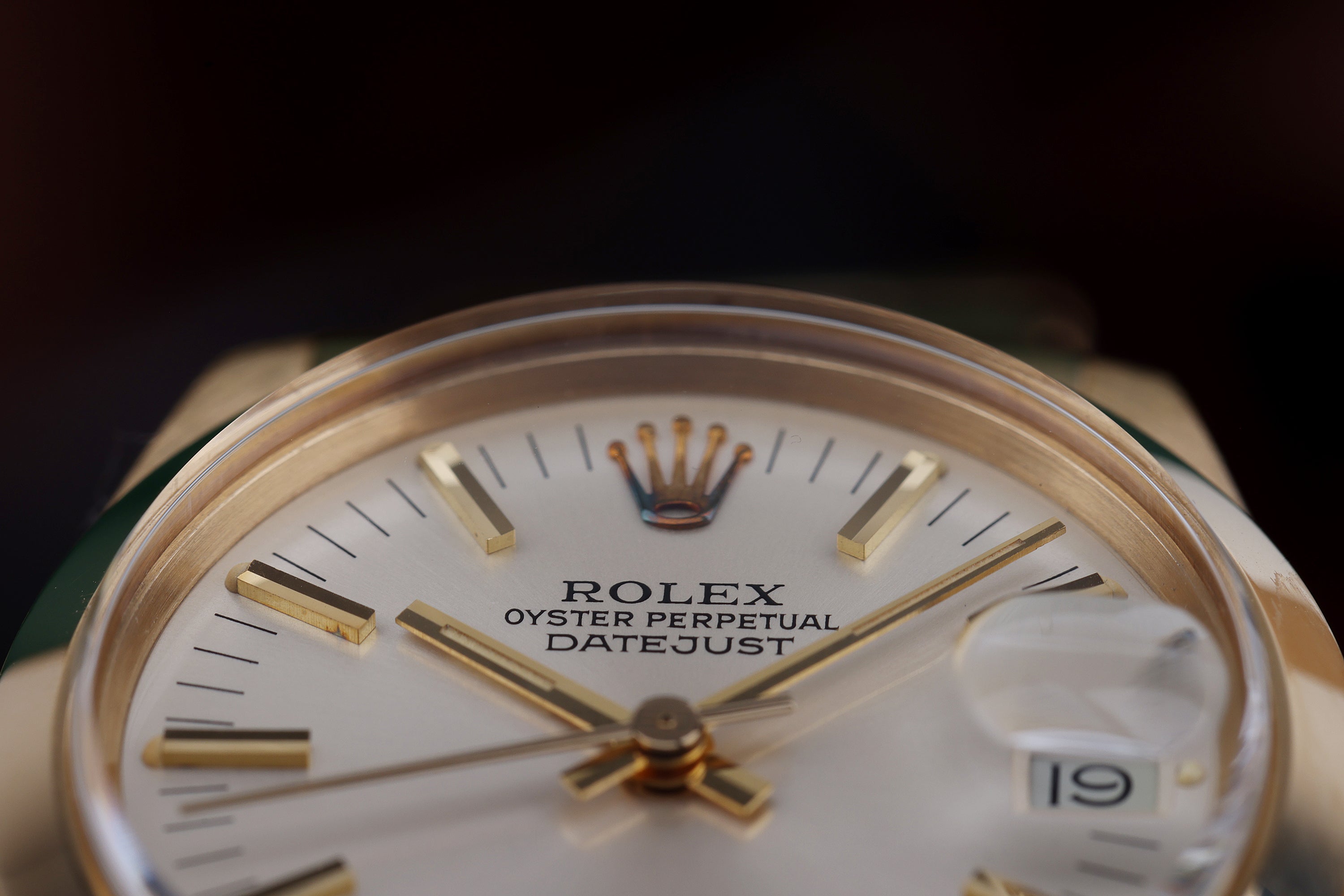 Rolex DateJust 31 | REF. 6824 | Champagne Dial | 18k Yellow Gold | 30mm | 1981