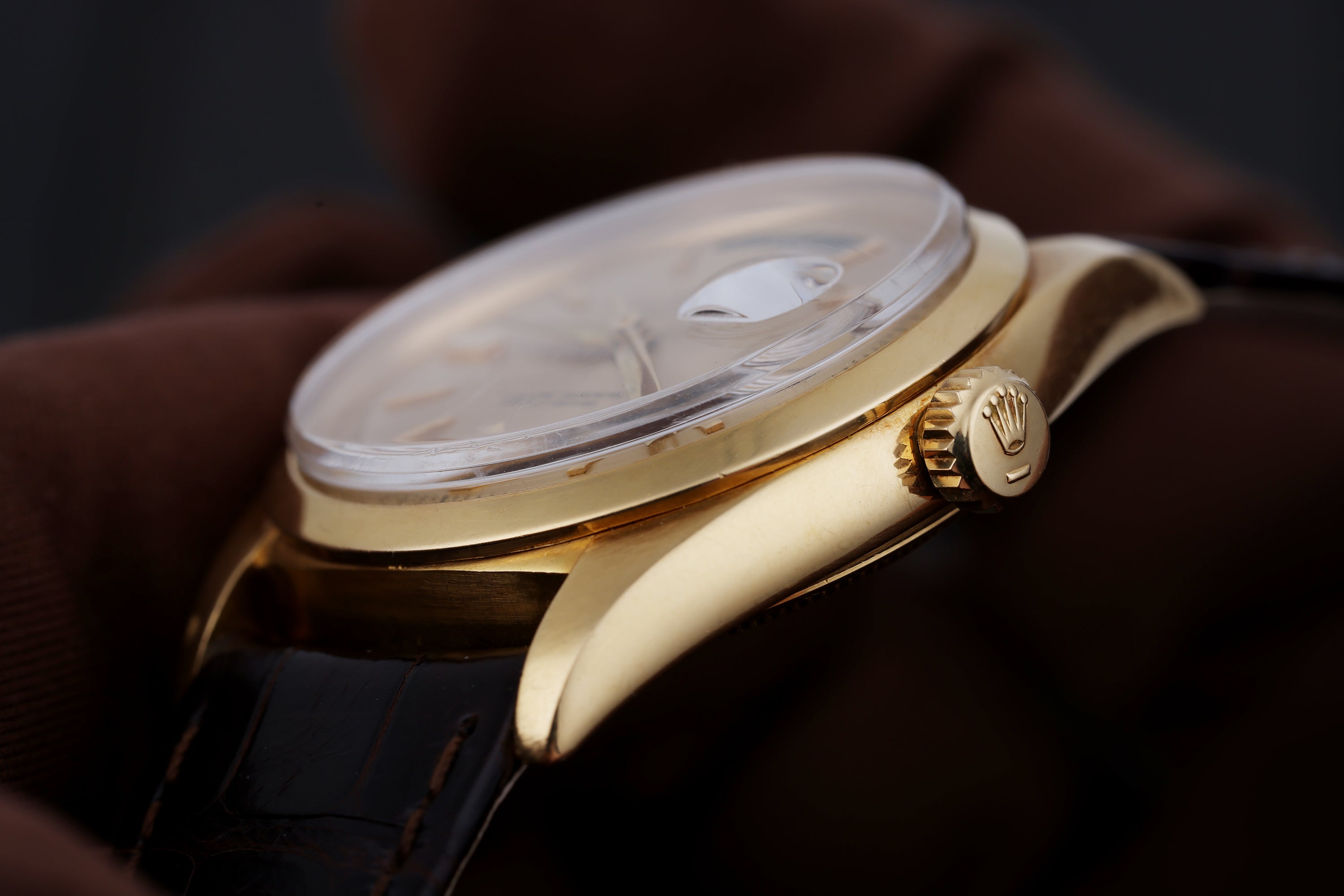 Rare Rolex Day-Date | REF. 6612 | Champagne Dial 'Leaf-Hands' | Red Date Disc | 18k Yellow Gold | 1957