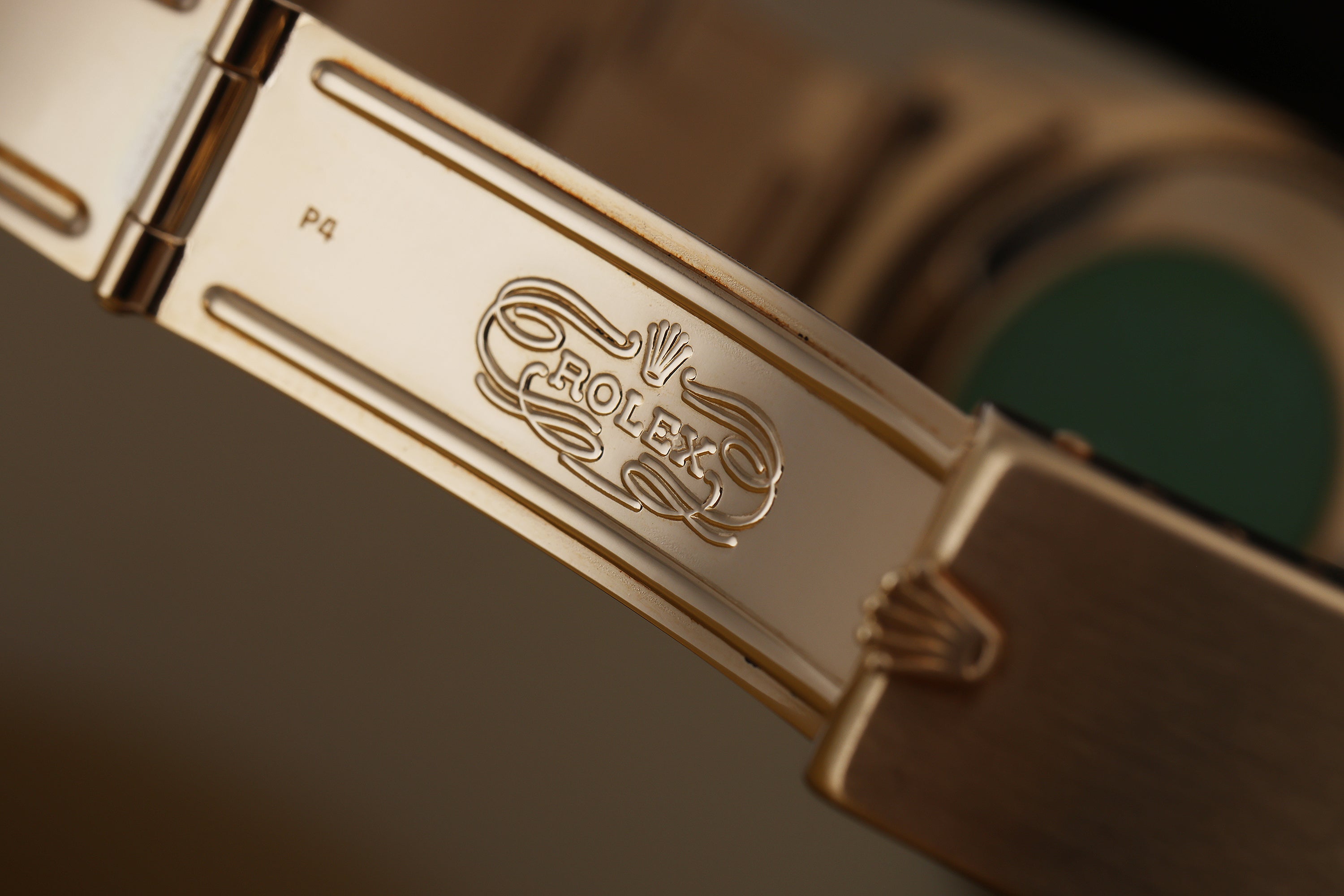 Rolex Oyster Perpetual 31 | REF. 67488 | Champagne Dial | 18k Yellow Gold | 1990