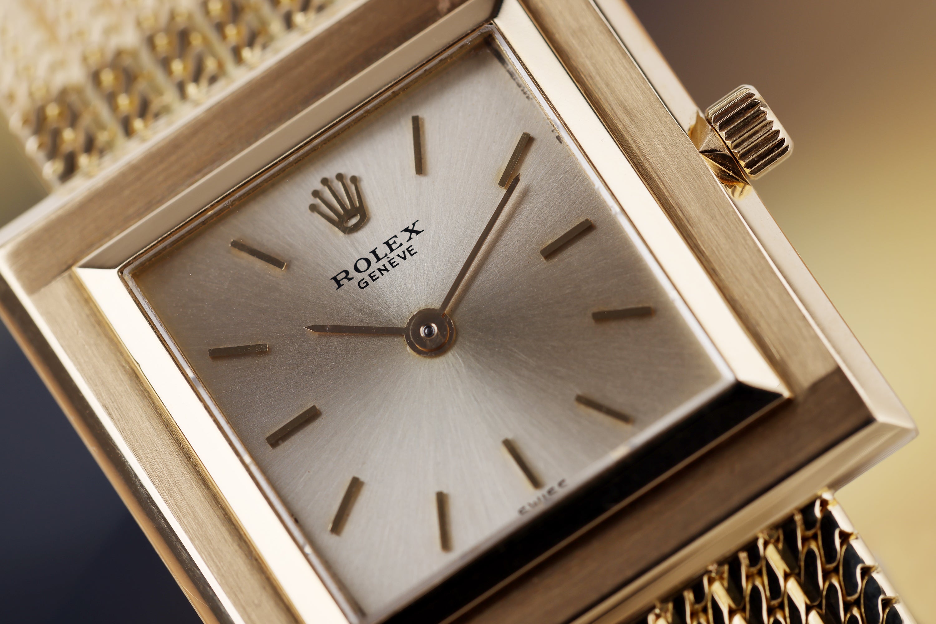 Rolex Vintage Square Shape | REF. 9595 | Manual Wind | 26mm | 18k Yellow Gold | 1960