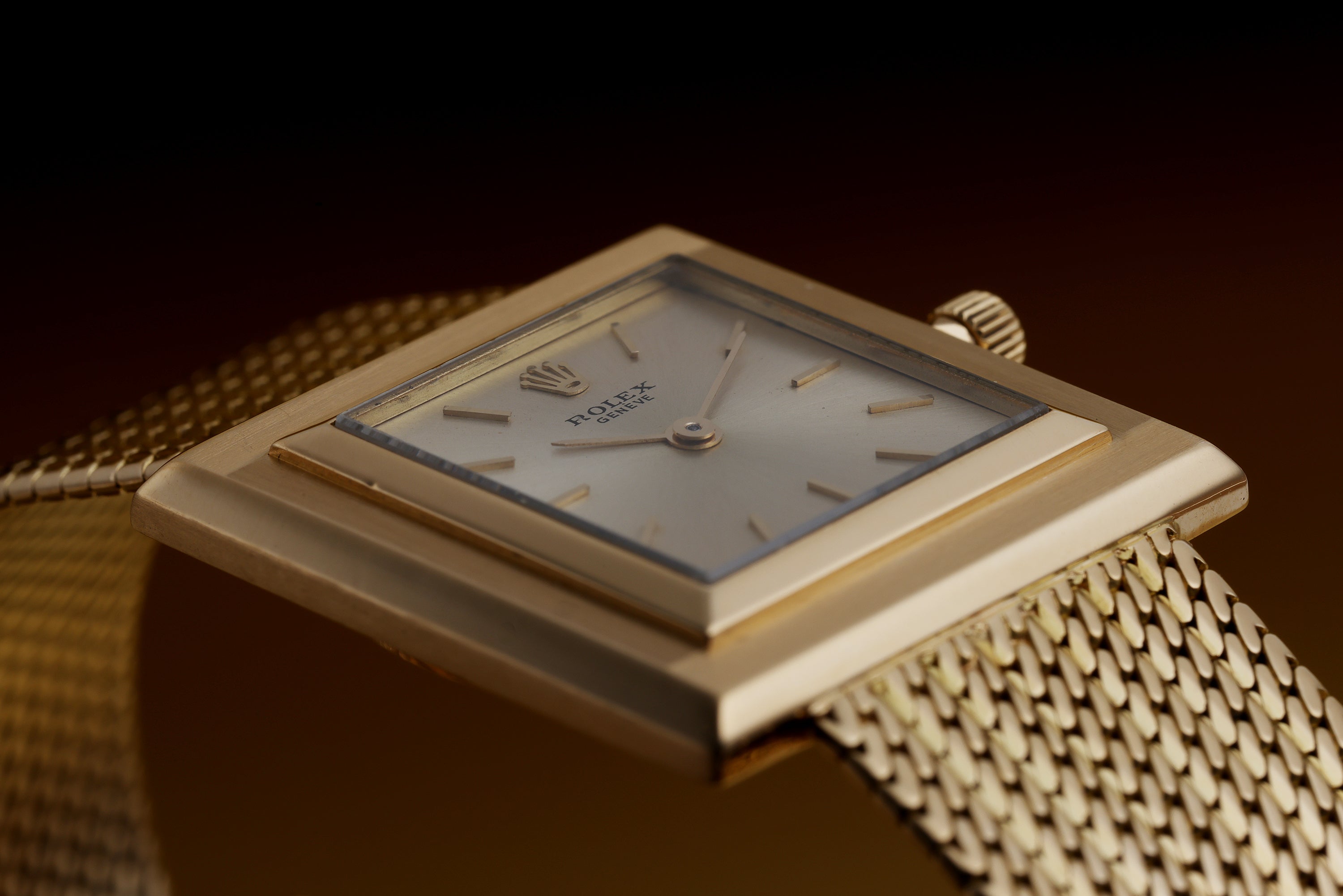 Rolex Vintage Square Shape | REF. 9595 | Manual Wind | 26mm | 18k Yellow Gold | 1960