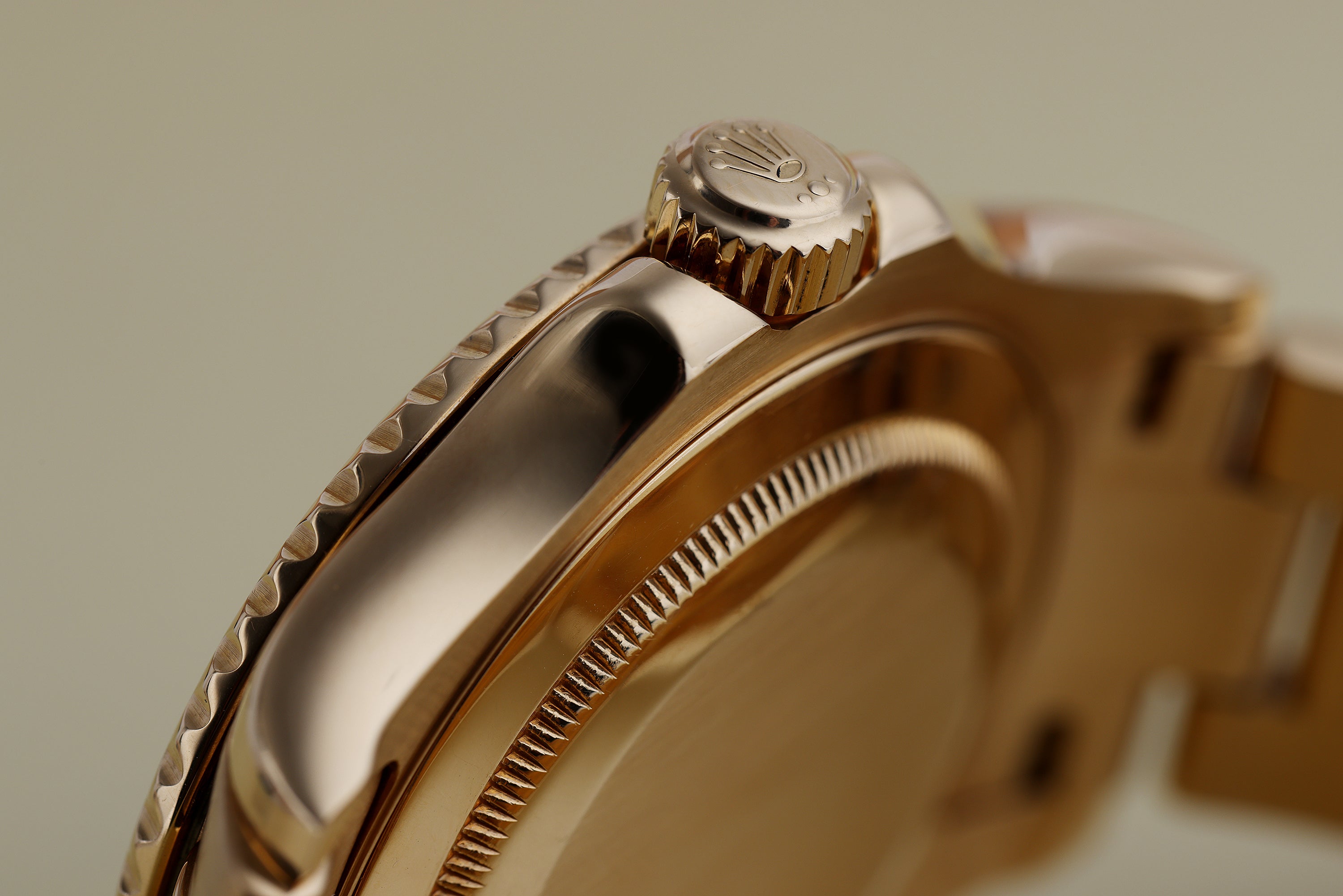 Rolex Yacht-Master | REF. 16628 | Mother of Pearl & Ruby Dial | 18k Yellow Gold | 40mm | 2002