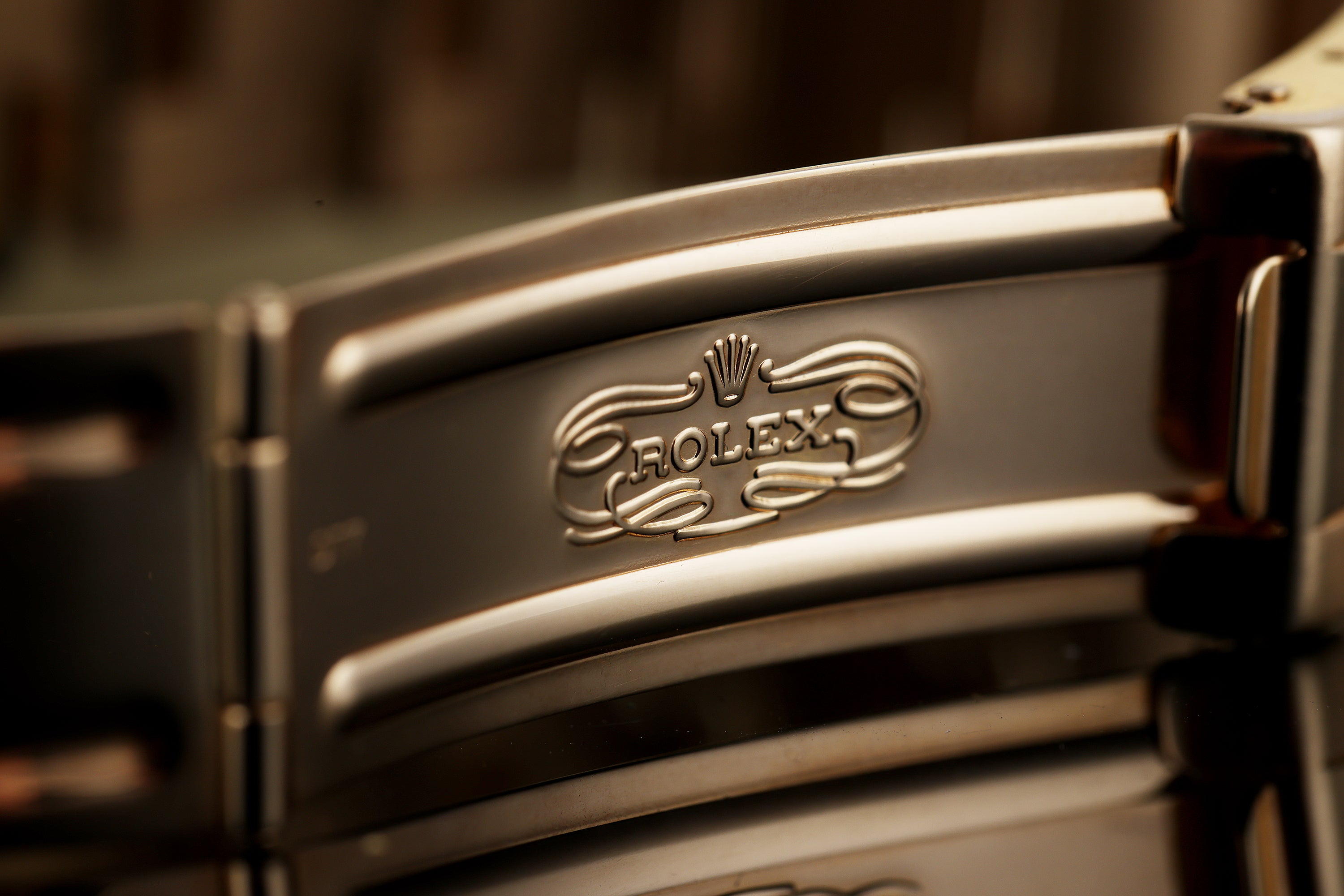 Rolex Yacht-Master | REF. 16628 | Mother of Pearl & Ruby Dial | 18k Yellow Gold | 40mm | 2002