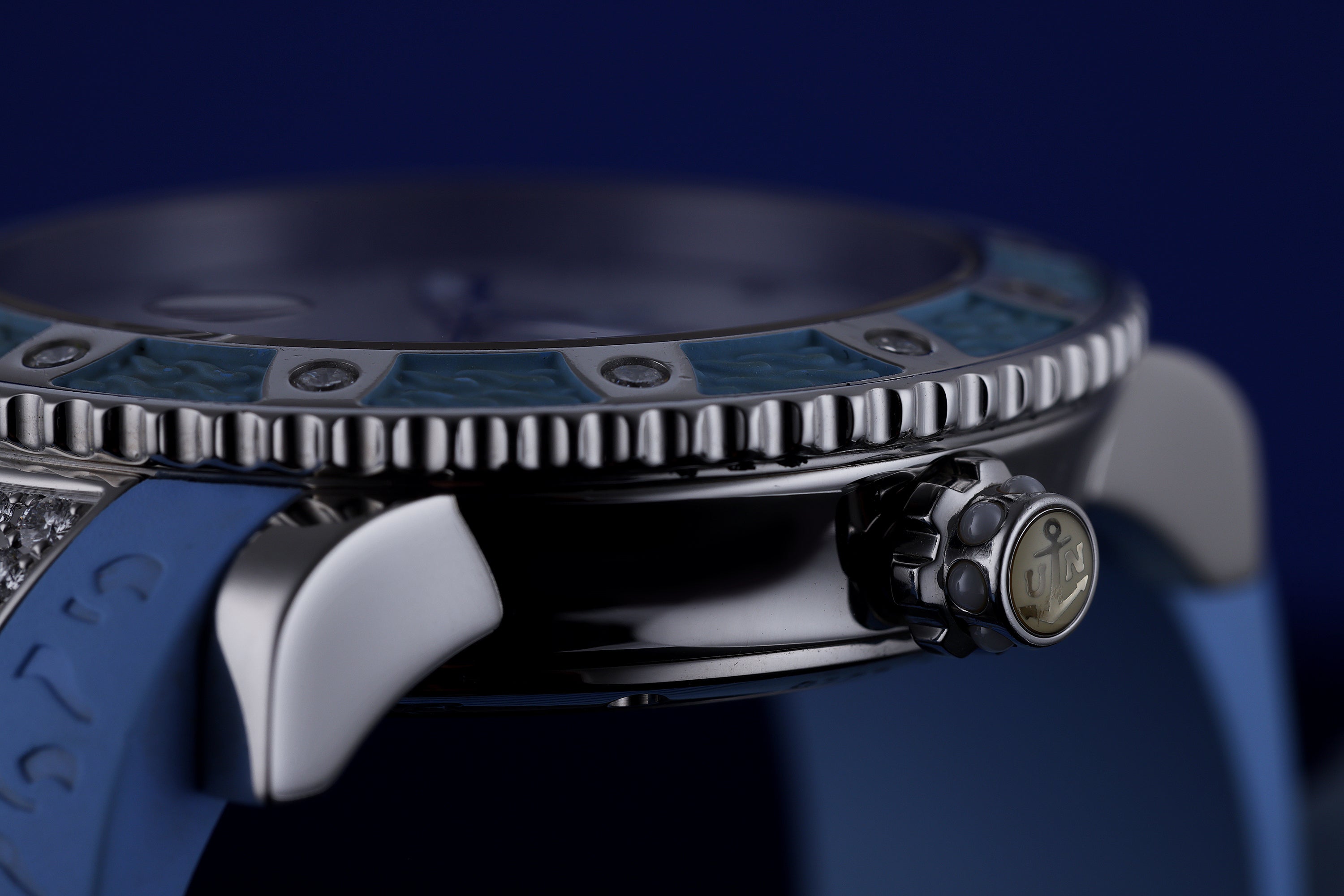 Ulysse Nardin Diver | REF. 8103-101 | White Mother of Pearl Dial | Blue Rubber & Diamond Bezel | Stainless Steel | 40.5mm | 2010s