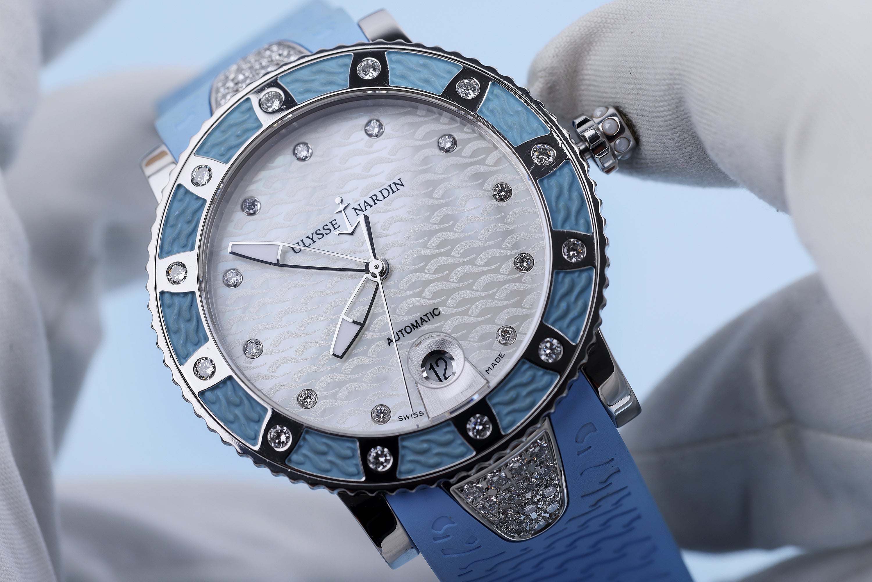 Ulysse Nardin Diver | REF. 8103-101 | White Mother of Pearl Dial | Blue Rubber & Diamond Bezel | Stainless Steel | 40.5mm | 2010s