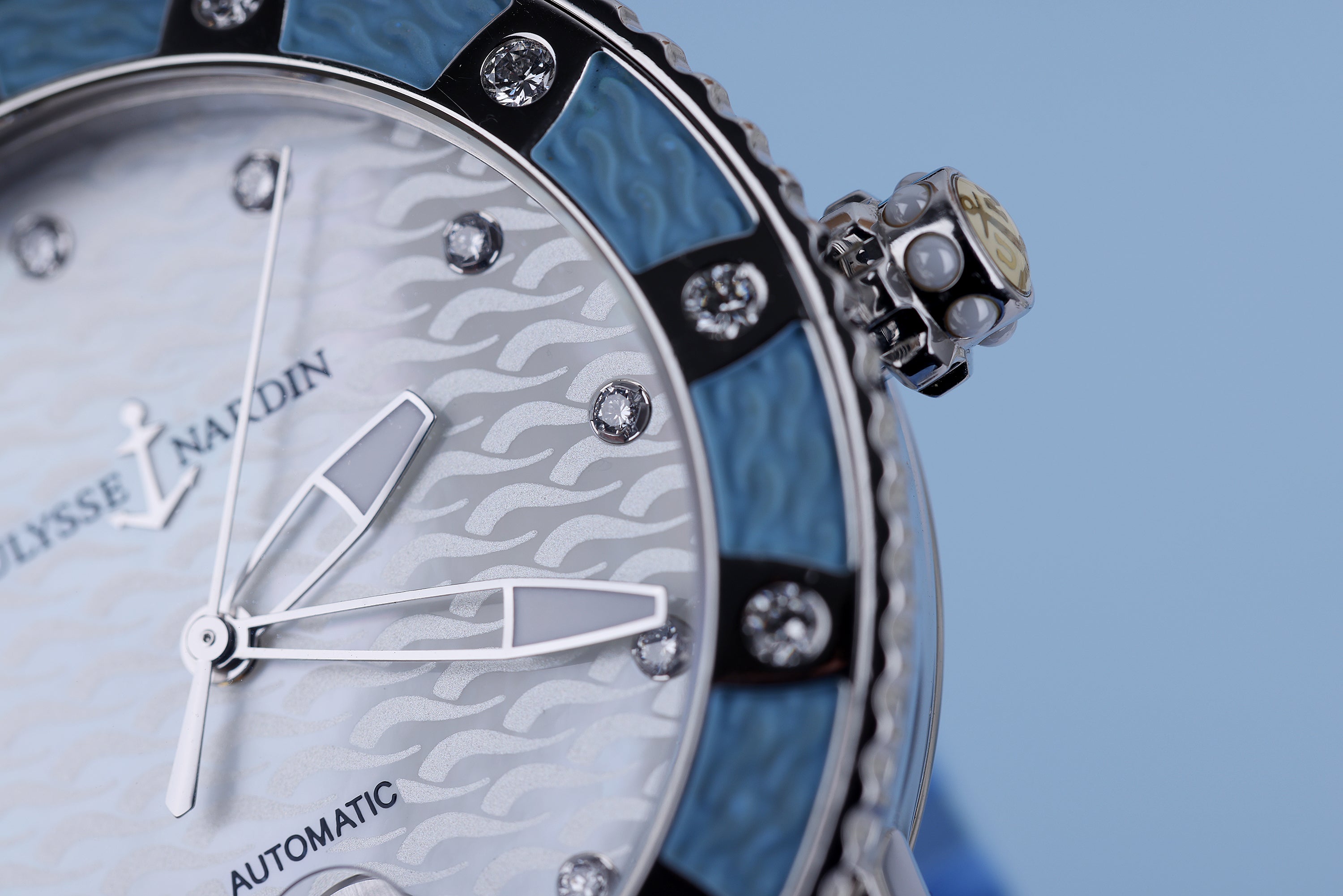 Ulysse Nardin Diver | REF. 8103-101 | White Mother of Pearl Dial | Blue Rubber & Diamond Bezel | Stainless Steel | 40.5mm | 2010s