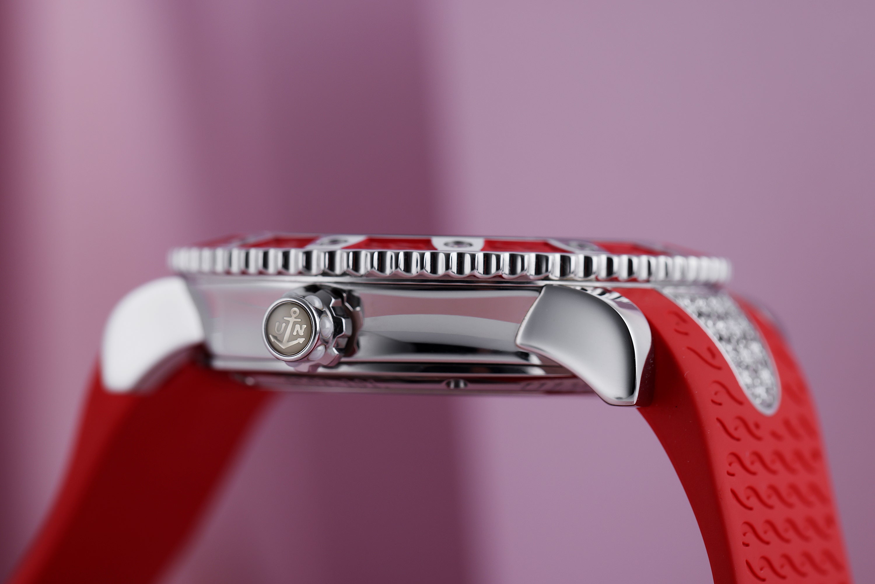 Ulysse Nardin Diver | REF. 8103-101 | White Mother of Pearl Dial | Red Rubber & Diamond Bezel | Stainless Steel | 40.5mm | 2010s
