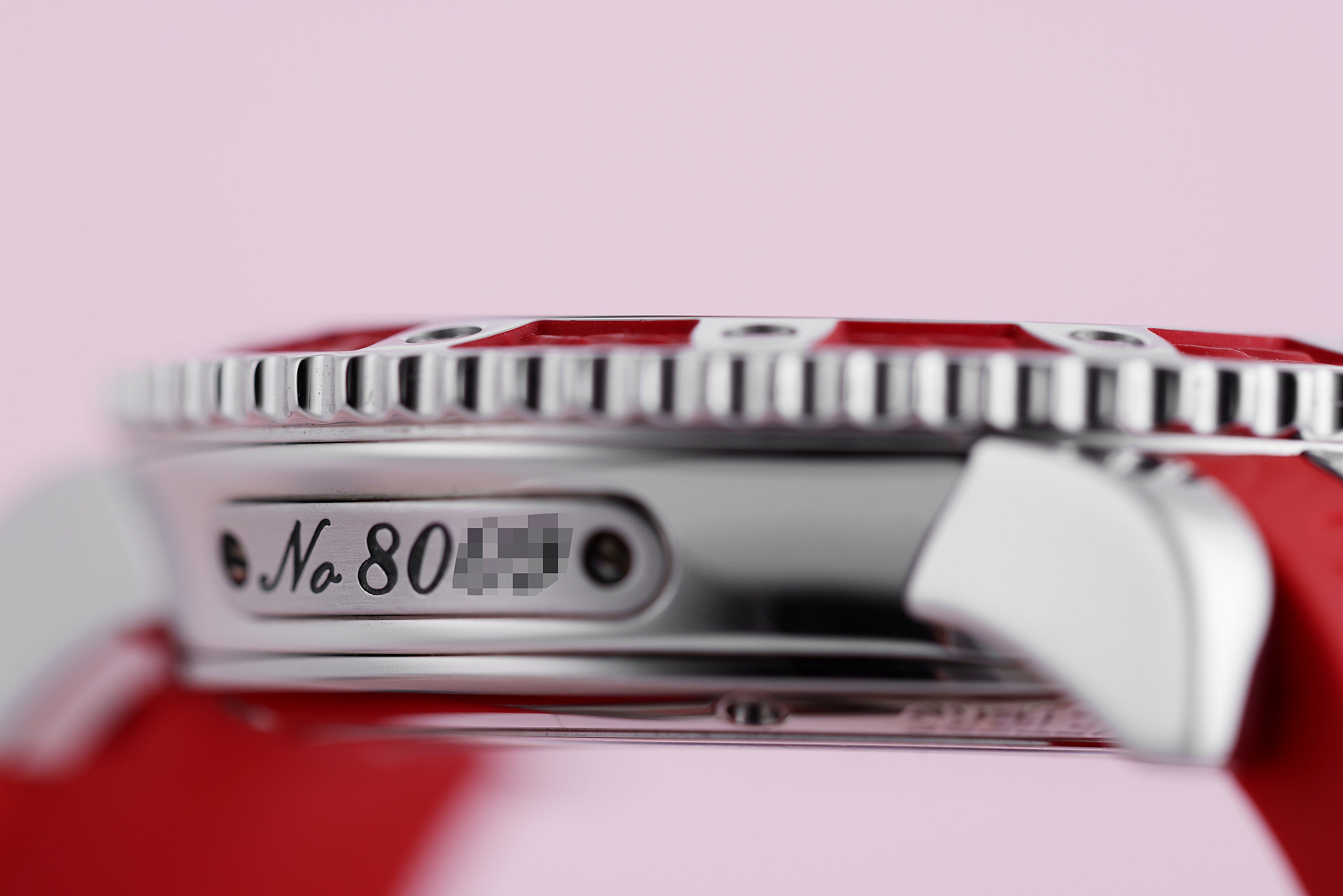 Ulysse Nardin Diver | REF. 8103-101 | White Mother of Pearl Dial | Red Rubber & Diamond Bezel | Stainless Steel | 40.5mm | 2010s