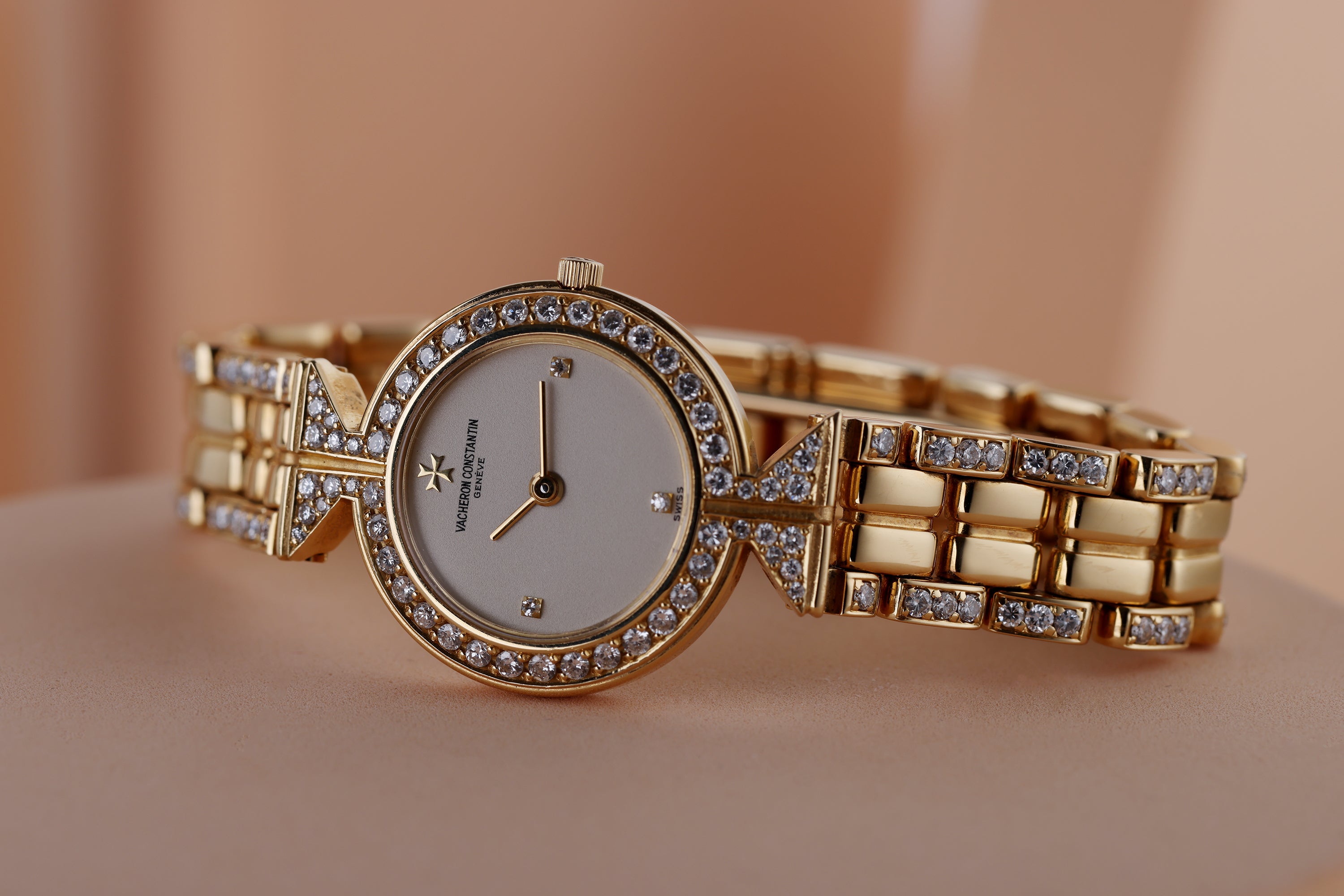 Vacheron Constantin Ladies Watch | Silvered Dial | Diamond Bezel & Bracelet | 22.5mm | 18k Yellow Gold | 2000's