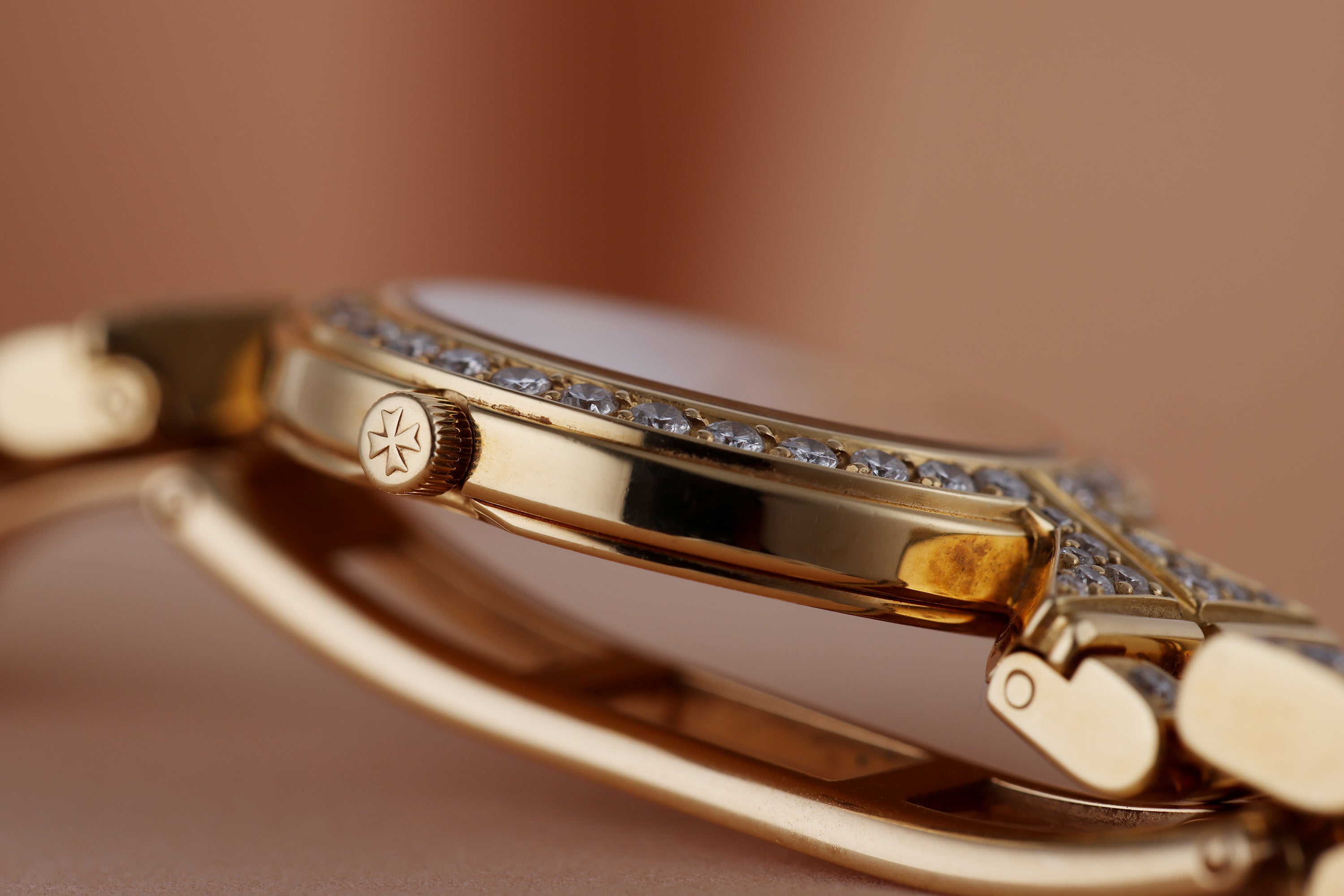 Vacheron Constantin Ladies Watch | Silvered Dial | Diamond Bezel & Bracelet | 22.5mm | 18k Yellow Gold | 2000's