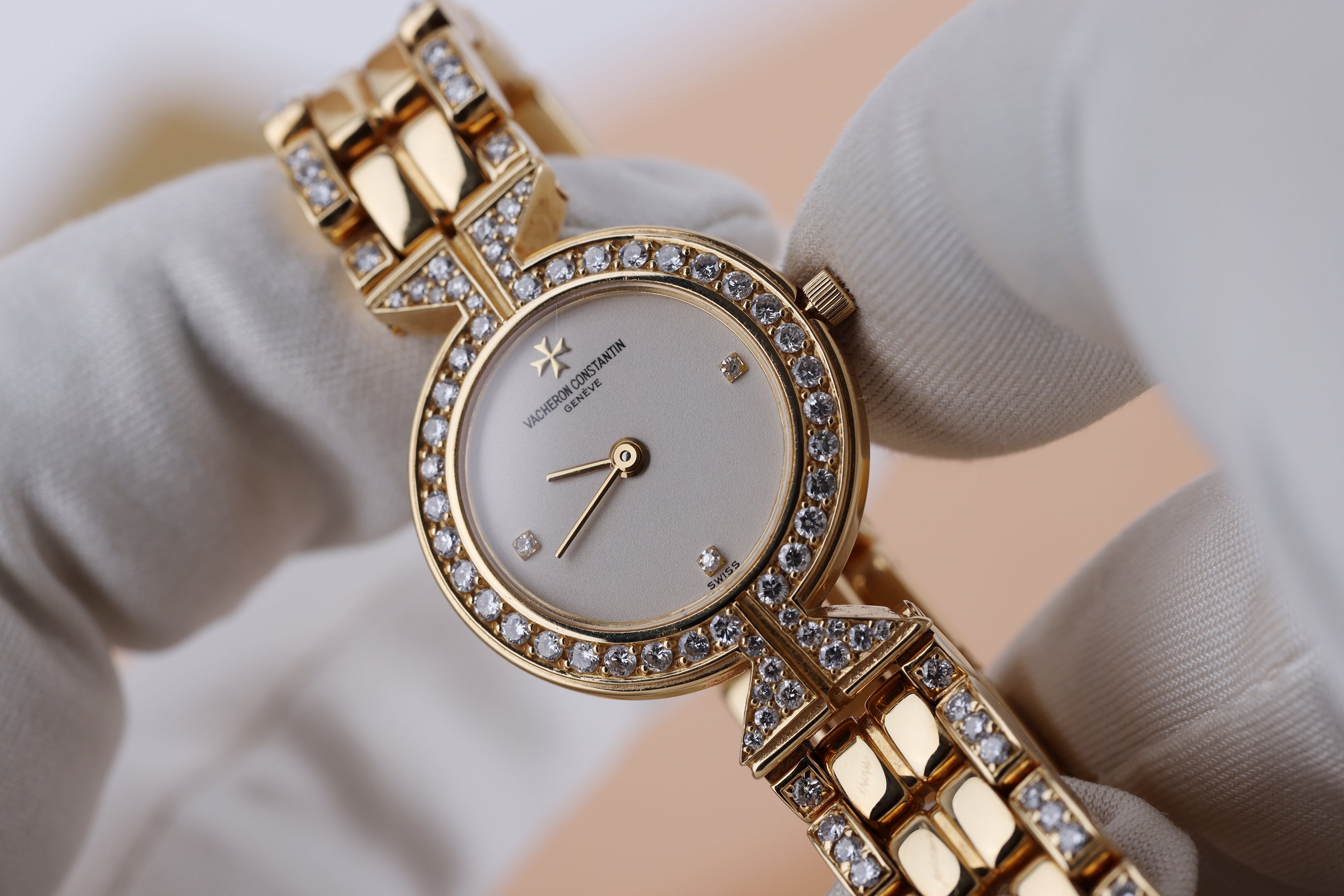 Vacheron Constantin Ladies Watch | Silvered Dial | Diamond Bezel & Bracelet | 22.5mm | 18k Yellow Gold | 2000's
