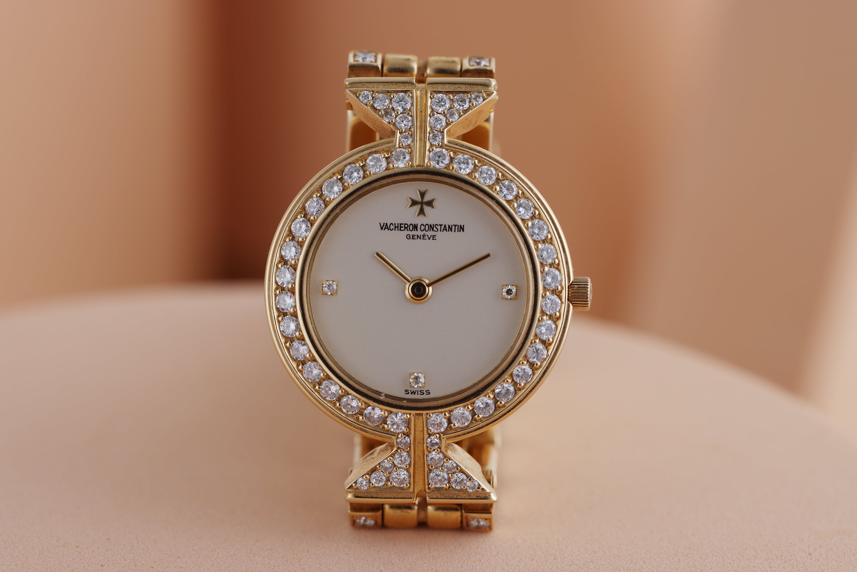 Vacheron Constantin Ladies Watch | Silvered Dial | Diamond Bezel & Bracelet | 22.5mm | 18k Yellow Gold | 2000's