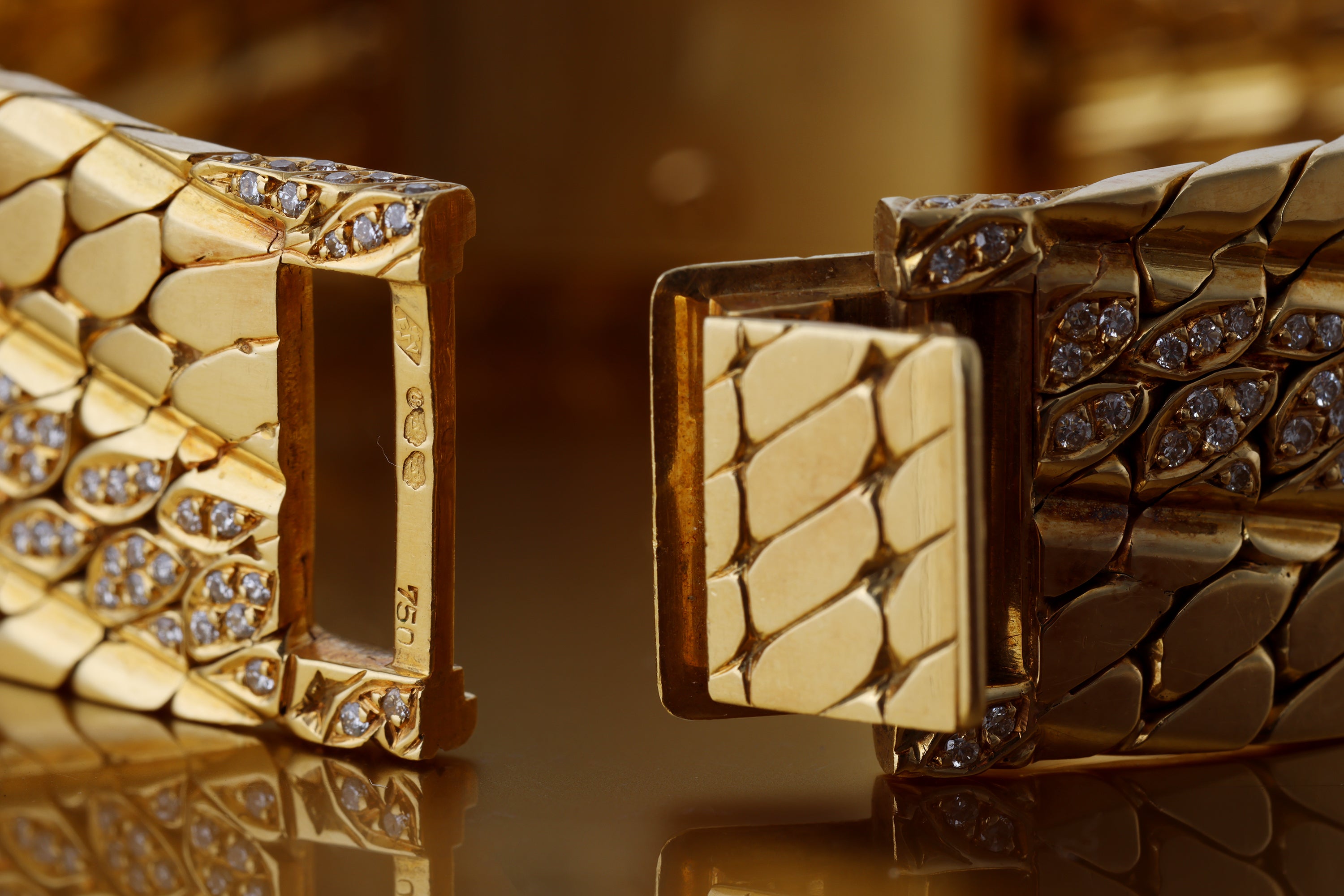 Vacheron Constantin 1990's Wristwatch | Pavé Diamond & Scale Textured | 18k Yellow Gold | 22mm | Quartz | Box