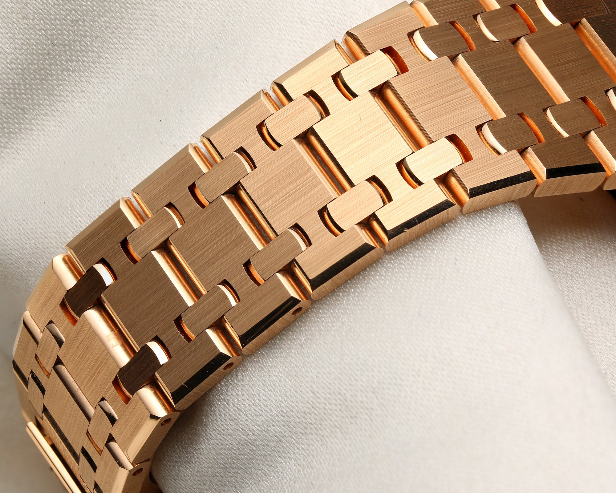 Audemars Piguet Royal Oak Offshore 18K Rose Gold Second Hand Watch Collectors 8_