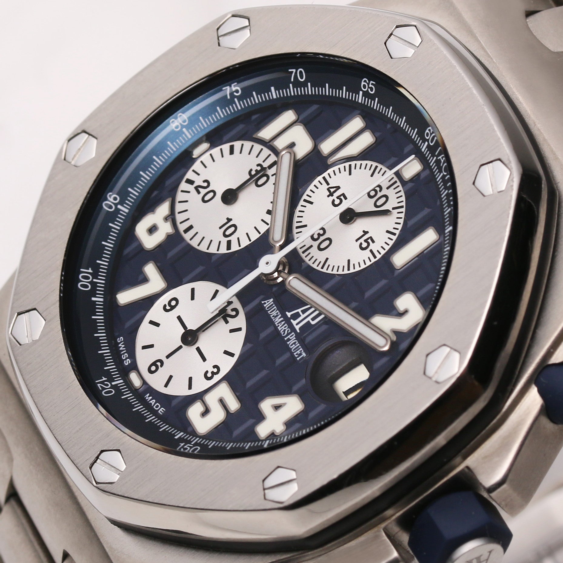 Audemars Piguet Royal Oak Offshore Titanium 25721TI.OO.1000TI.06.A Second Hand Watch Collectors 4