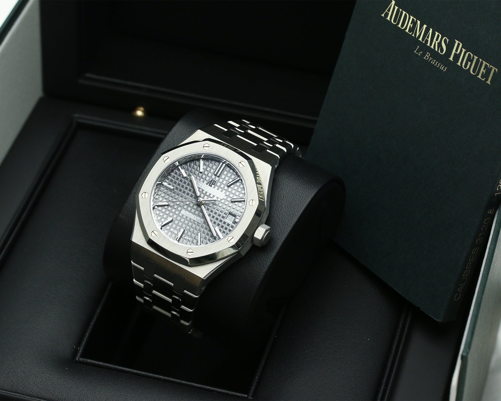 Audemars Piguet Royal Oak Stainless Steel Second Hand Watch Collectors 10-2