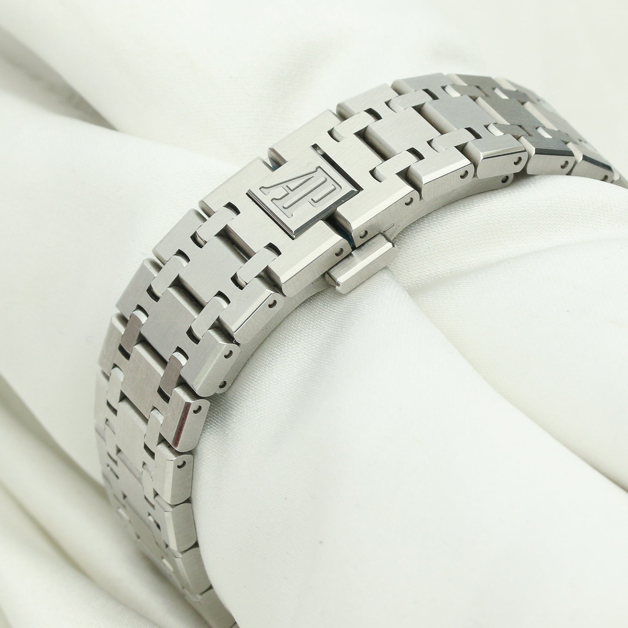 Audemars Piguet Royal Oak Stainless Steel Second Hand Watch Collectors 8-2