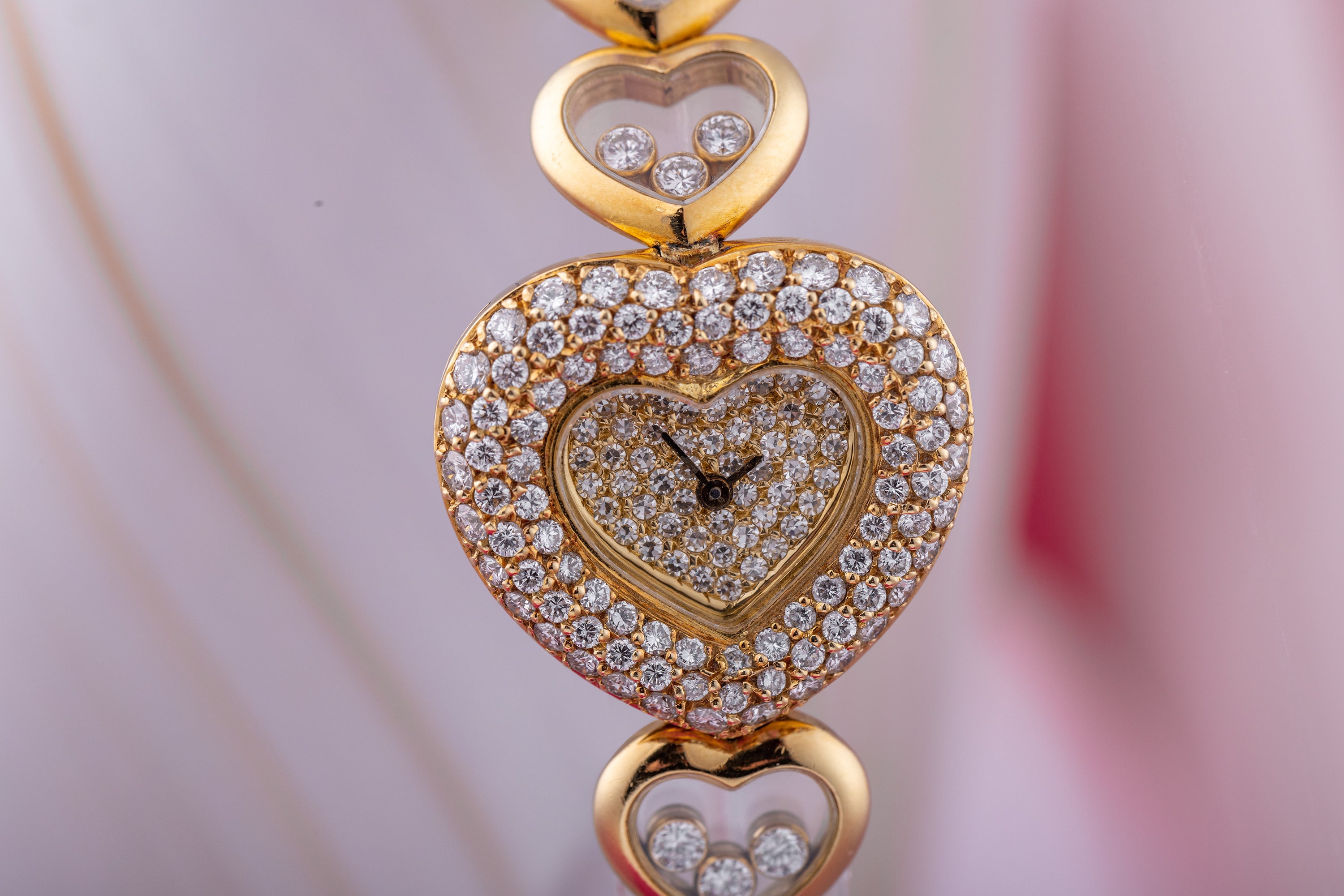 Unworn Rare Chopard Happy Diamonds | REF. 535 1 | Unique Heart Shaped Bracelet with Floating Diamonds, Pave Diamond Dial & Bezel | 18k Yellow Gold