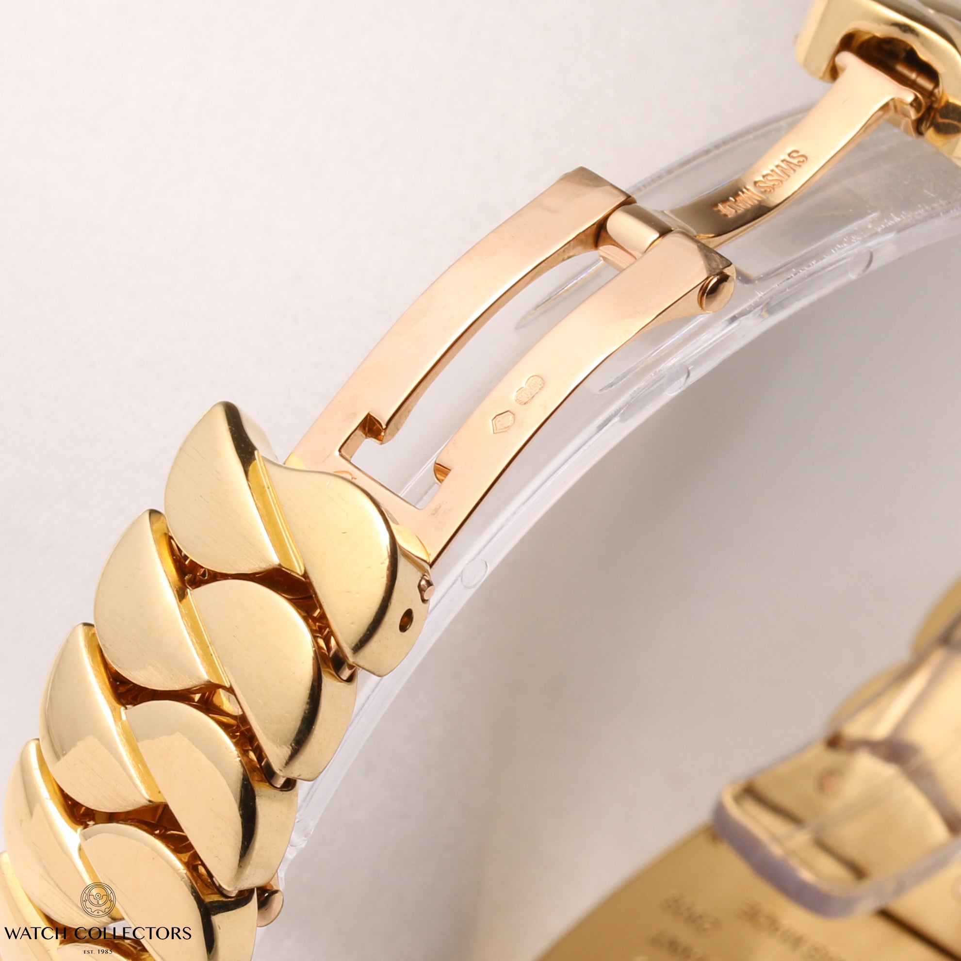 Cartier-La-Donna-2903-18k-Yellow-Gold-Diamond-Bezel-Second-Hand-Watch-Collectors-7