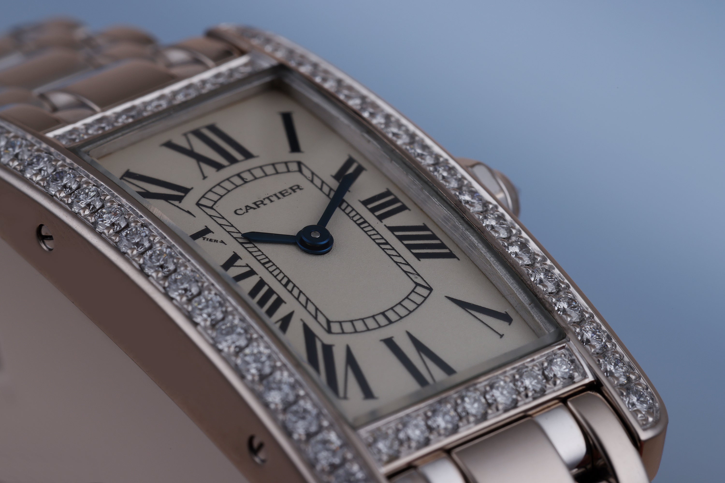 Cartier Tank Americaine | REF. 2489 | Diamond Bezel | 19mm | 18k White Gold