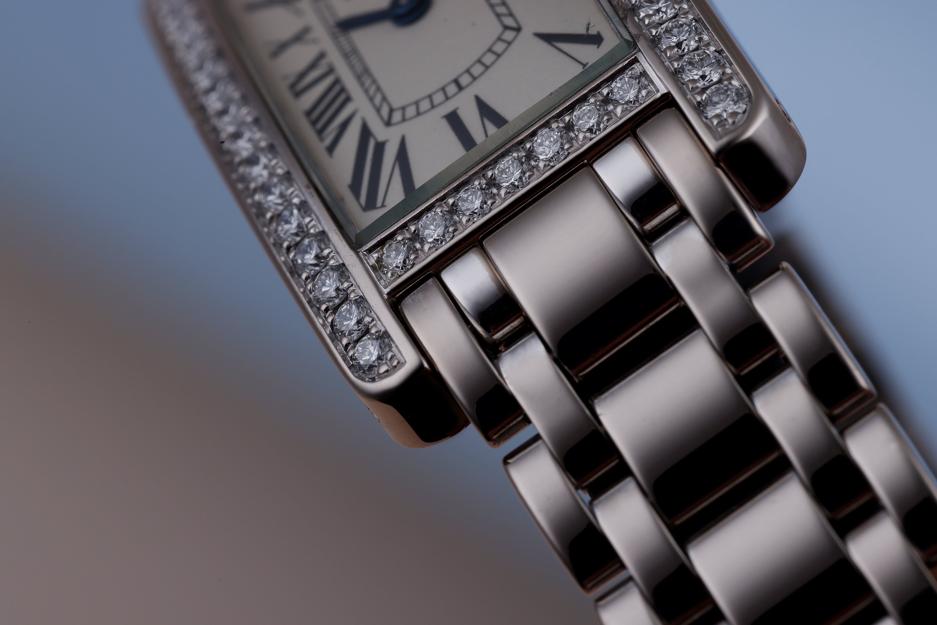 Cartier Tank Americaine | REF. 2489 | Diamond Bezel | 19mm | 18k White Gold