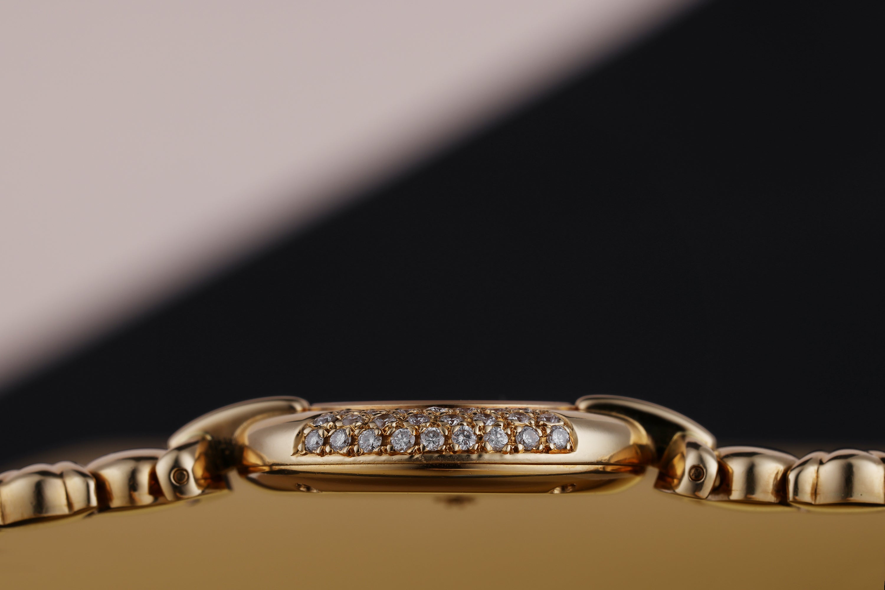 Cartier Colisee | Ladies Wristwatch | 18k Yellow Gold | REF. 8057 | Triple Row Diamond Bezel