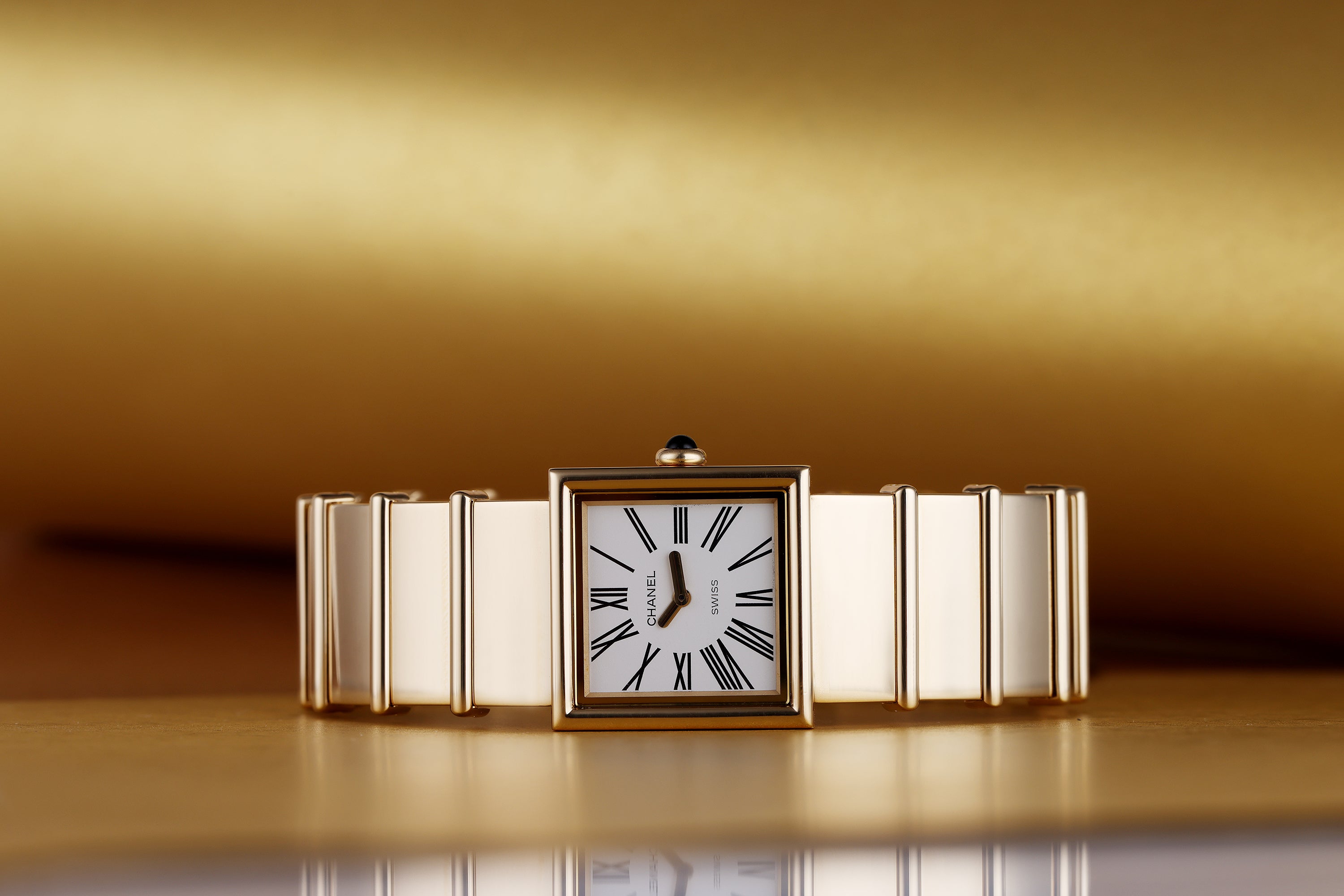 Chanel Mademoiselle Ladies Wristwatch | REF. H0834 | 18k Yellow Gold | Service Papers (2021)