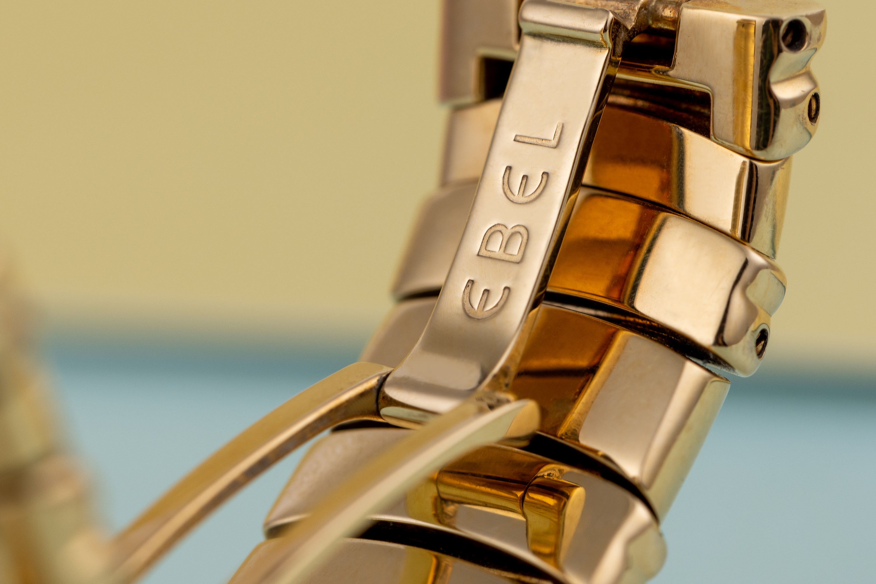 Ebel Shanta | REF. 8057821 | 18k Yellow Gold | Mother of Pearl Dial