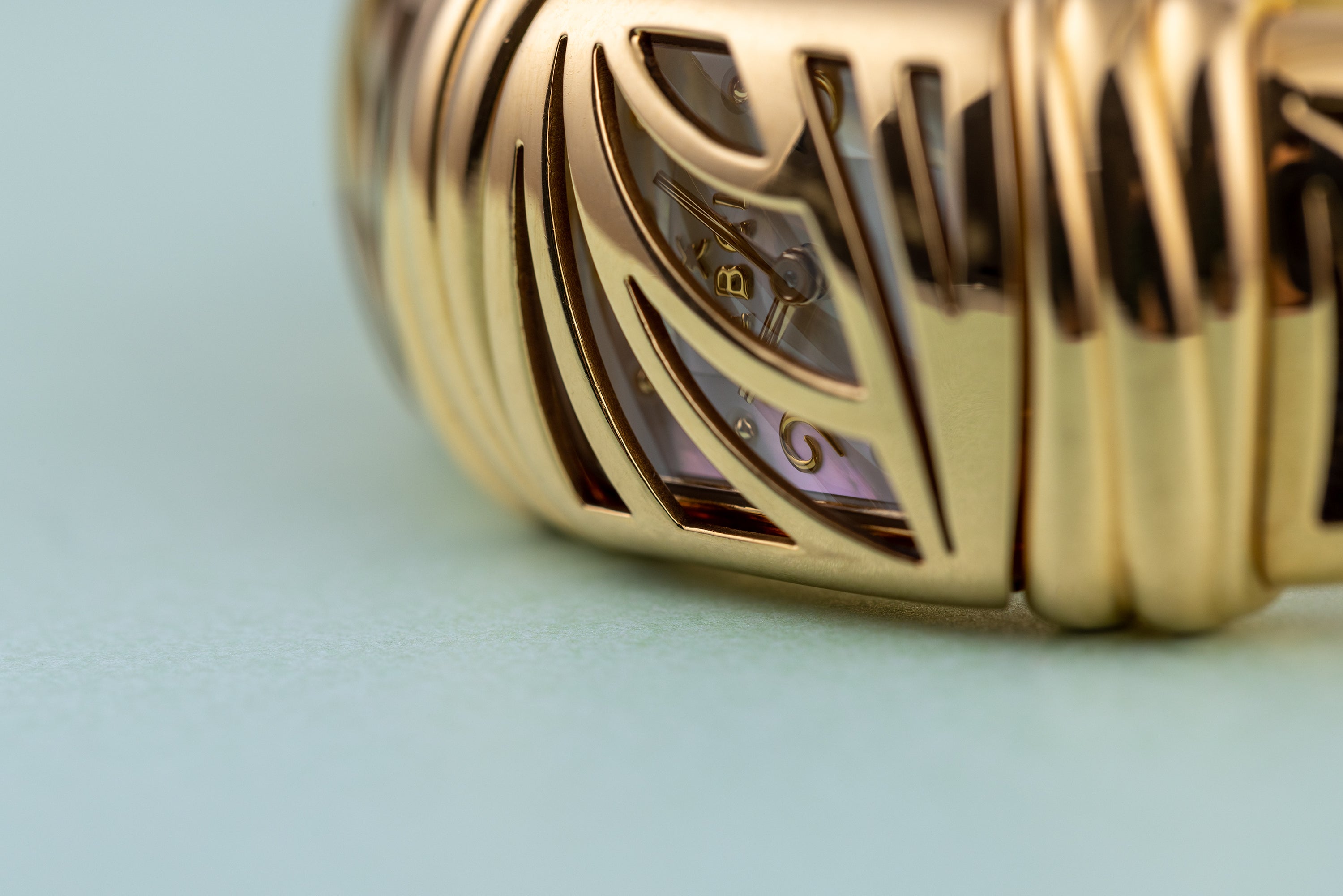 Ebel Shanta | REF. 8057821 | 18k Yellow Gold | Mother of Pearl Dial