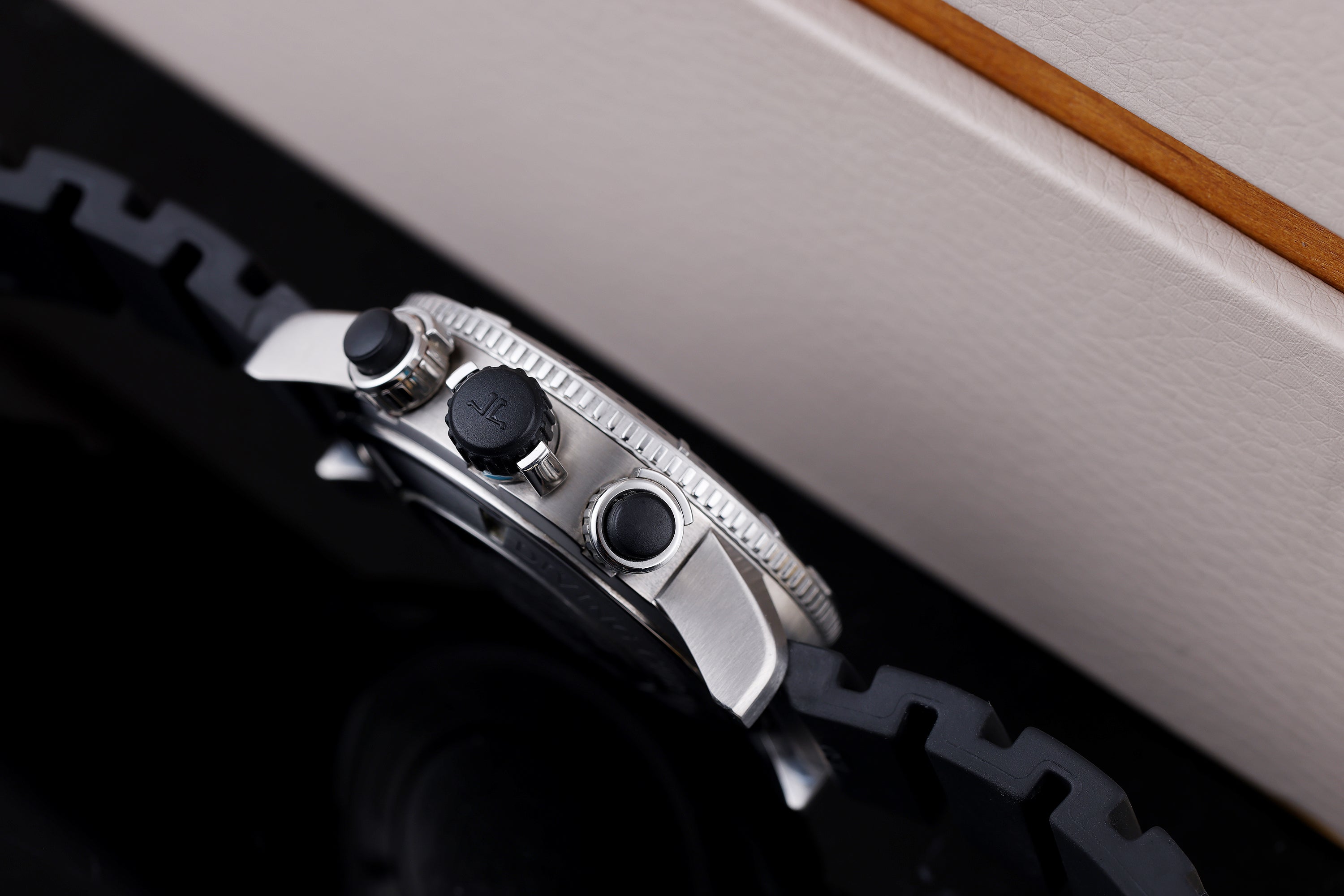 Jaeger-LeCoultre Master Compressor Diving Chronograph | REF. 160.T.25 / JLQ186T670 | Titanium & Rubber | 44mm | Box & Papers | 2013