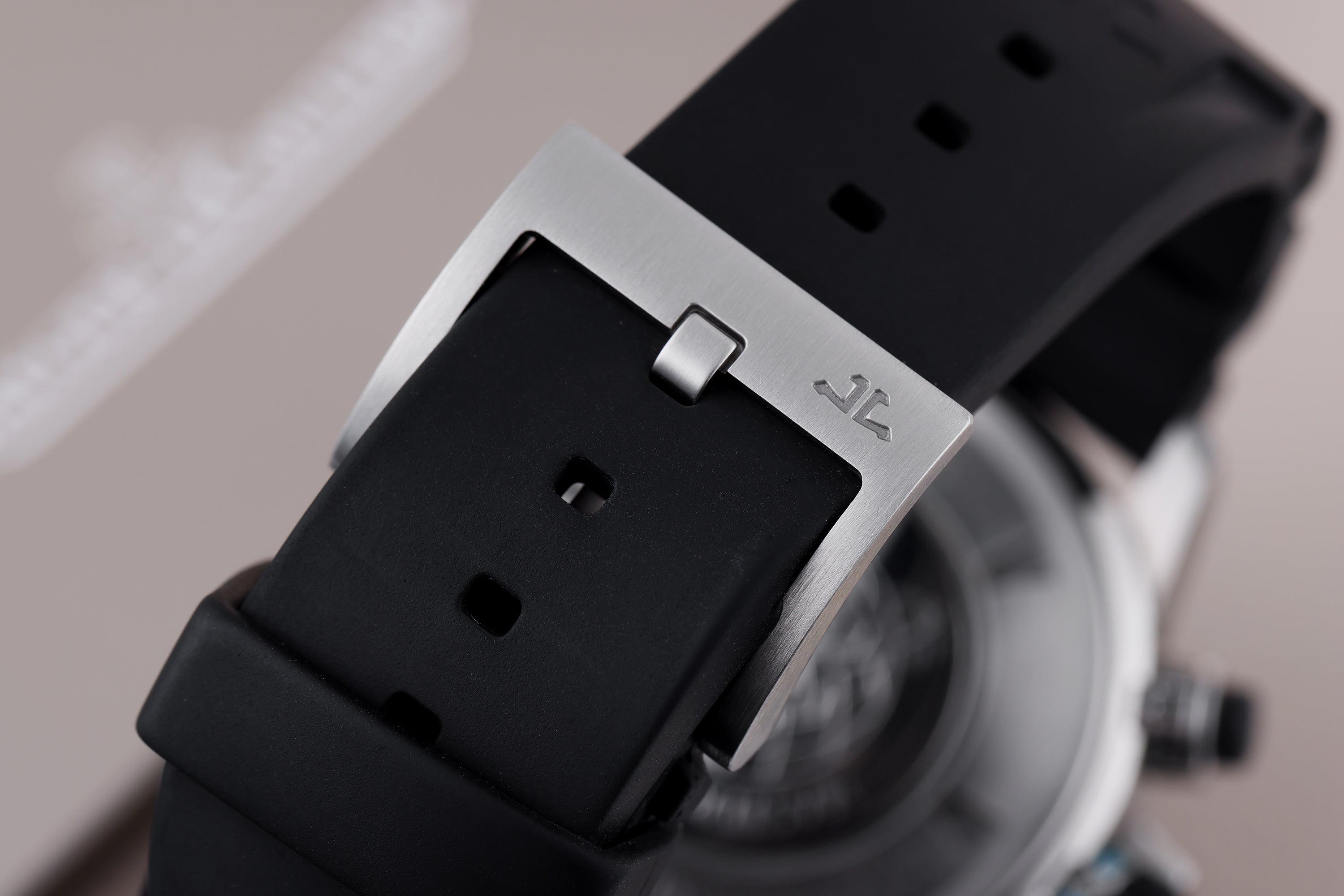 Jaeger-LeCoultre Master Compressor Diving Chronograph | REF. 160.T.25 / JLQ186T670 | Titanium & Rubber | 44mm | Box & Papers | 2013