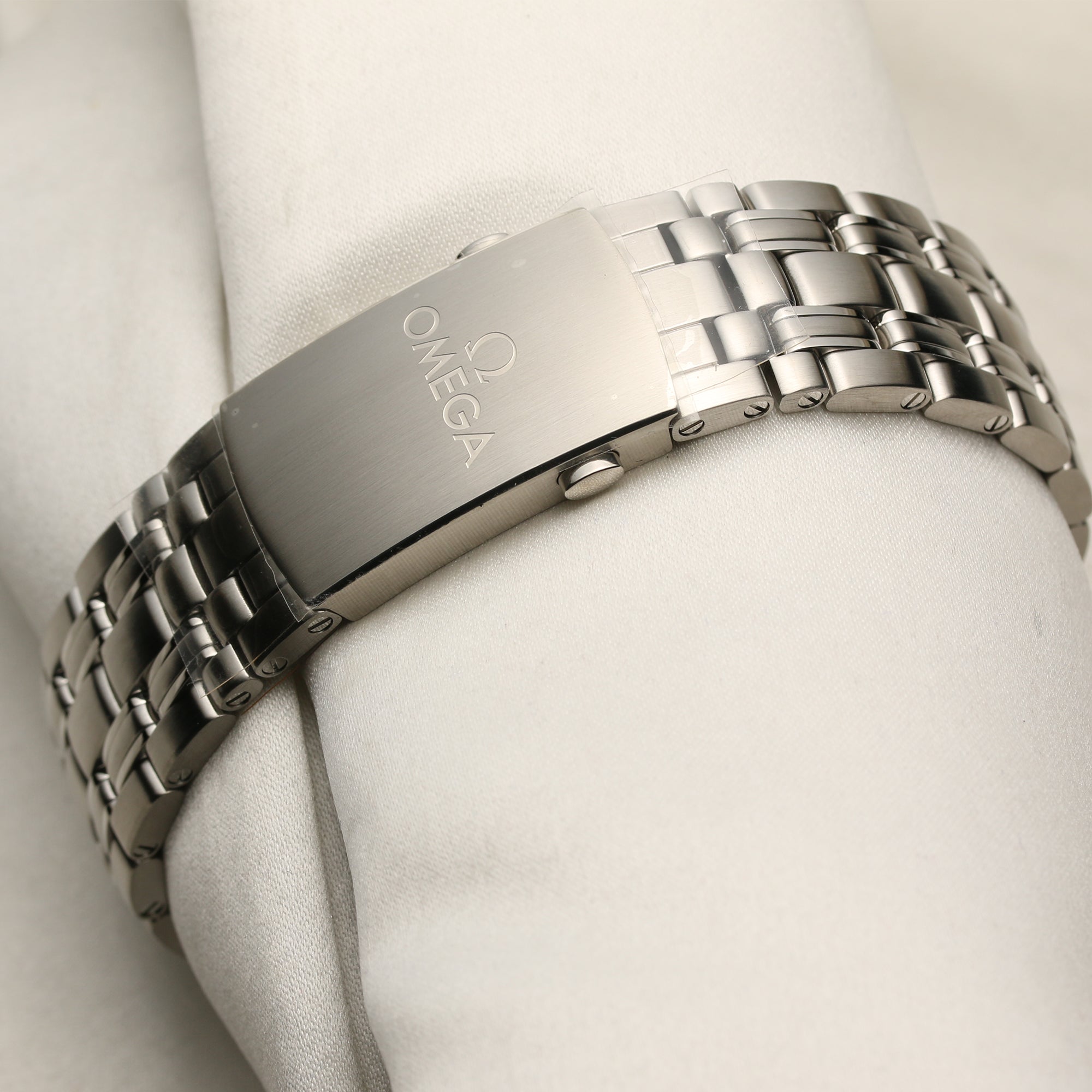 Omega Speedmaster 007 Stainless Steel Second Hand Watch Collectors 8