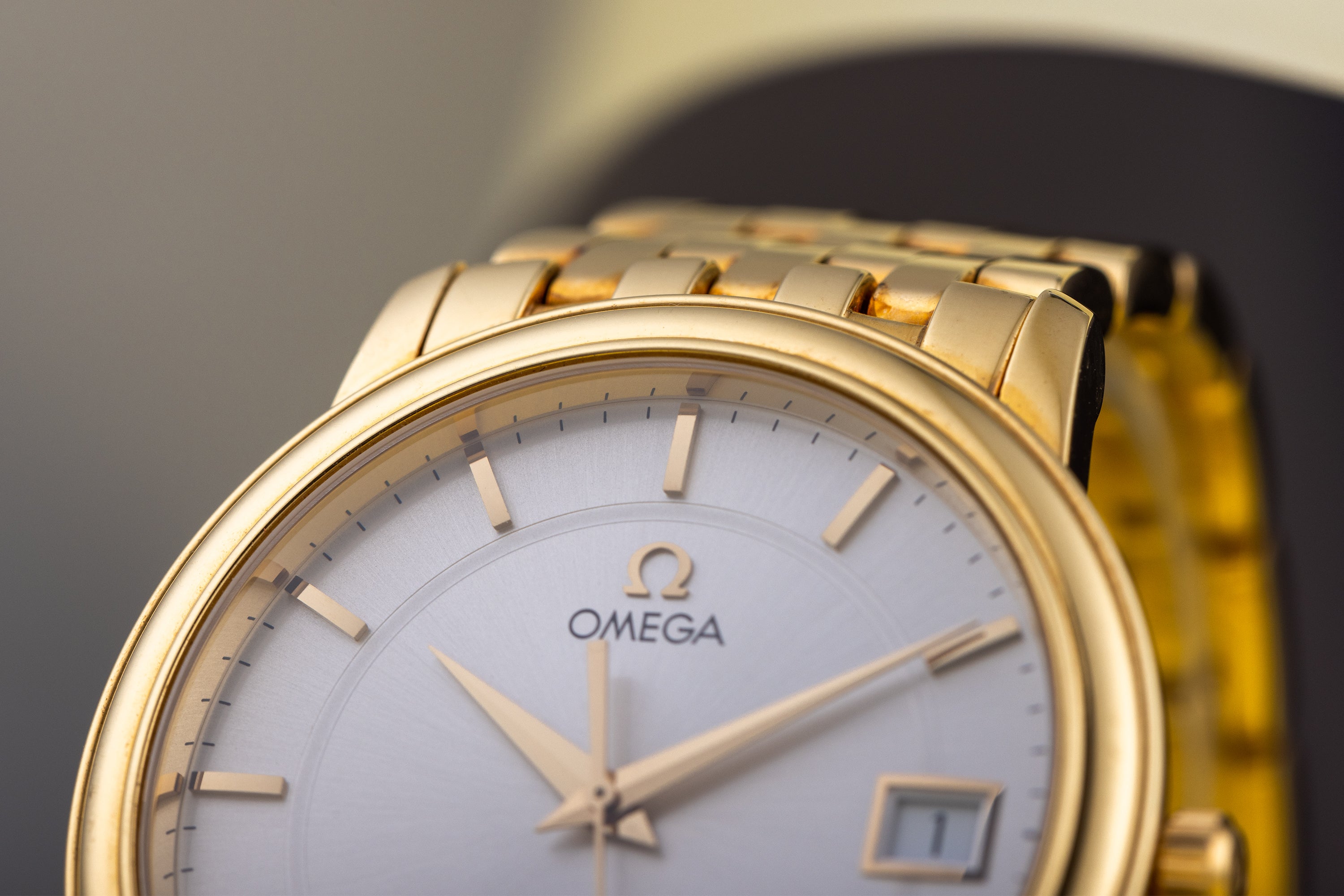 Omega De Ville Prestige Quartz | REF. 41103100 | 18k Yellow Gold