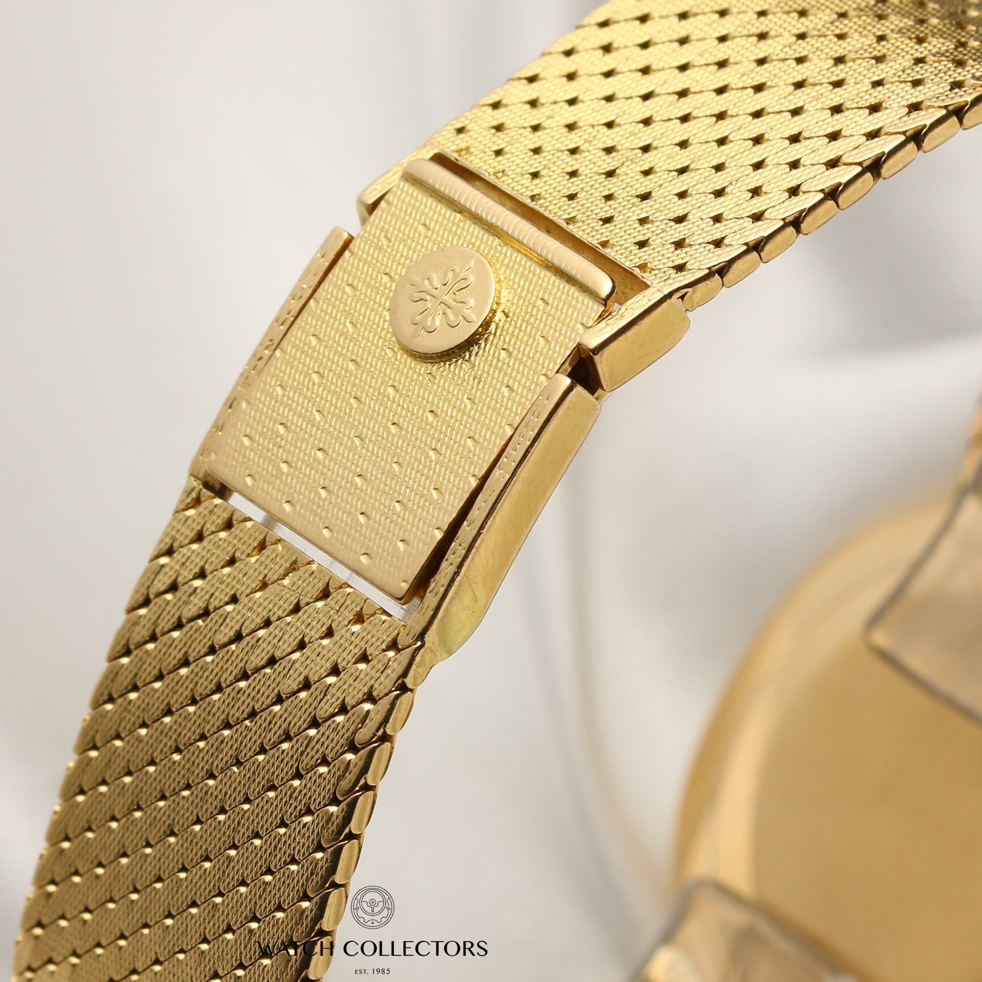 Patek Philippe 18K Yellow Gold Blue Dial Second Hand Watch Collectors 6