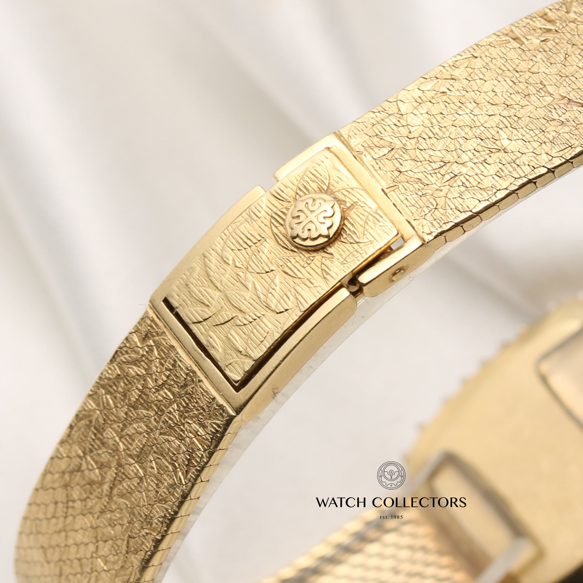 Patek Philippe 18K Yellow Gold Diamond Bezel Second Hand Watch Collectors 7