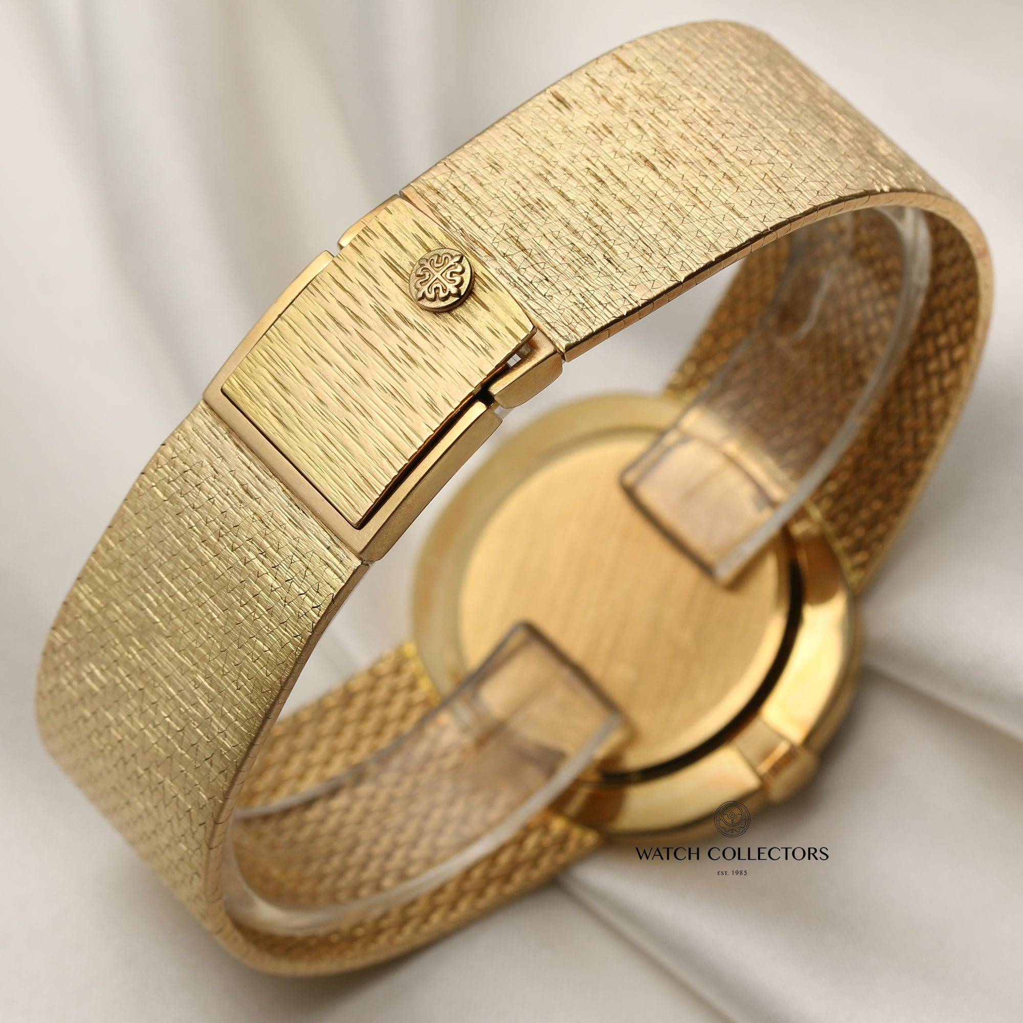 Patek Philippe 3845 Ellipse Blue Agate & MOP Dial 18K Yellow Gold Second Hand Watch Collectors 6