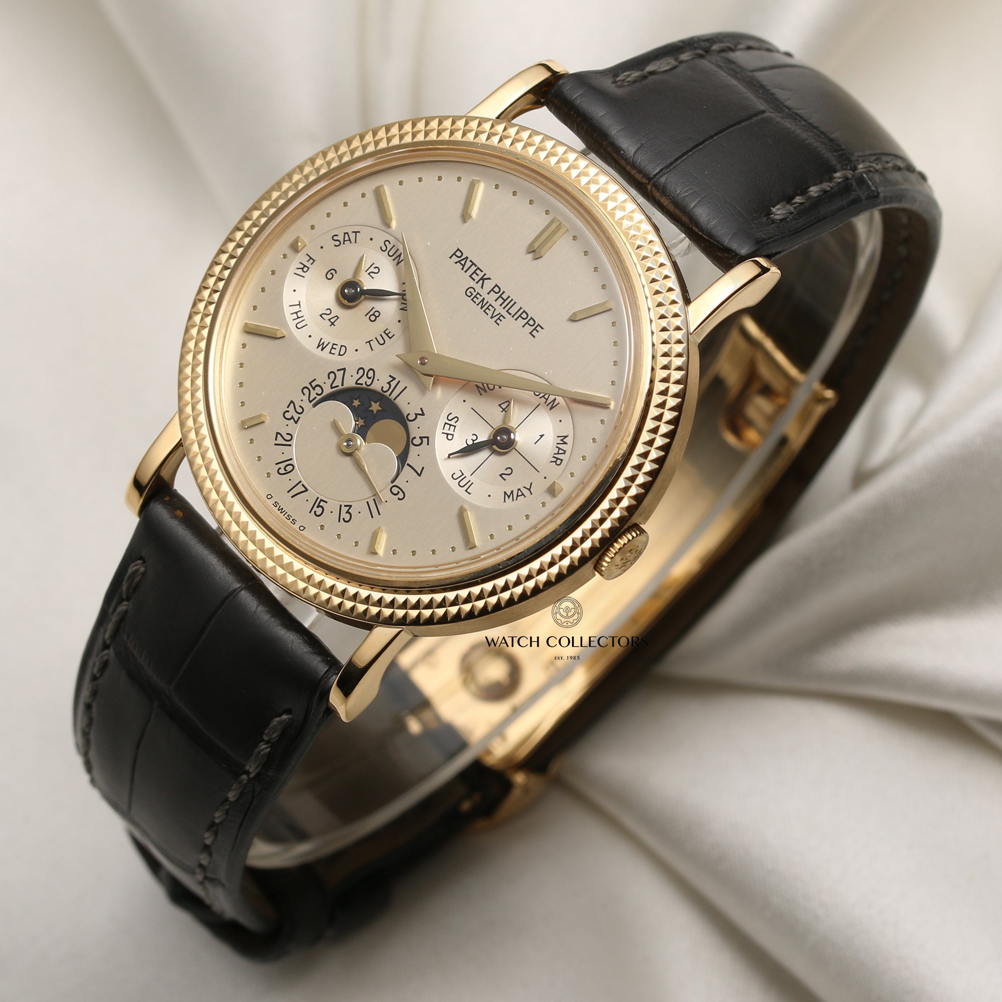 Patek Philippe 5039J Perpetual Calendar 18K Yellow Gold Second Hand Watch Collectors 3
