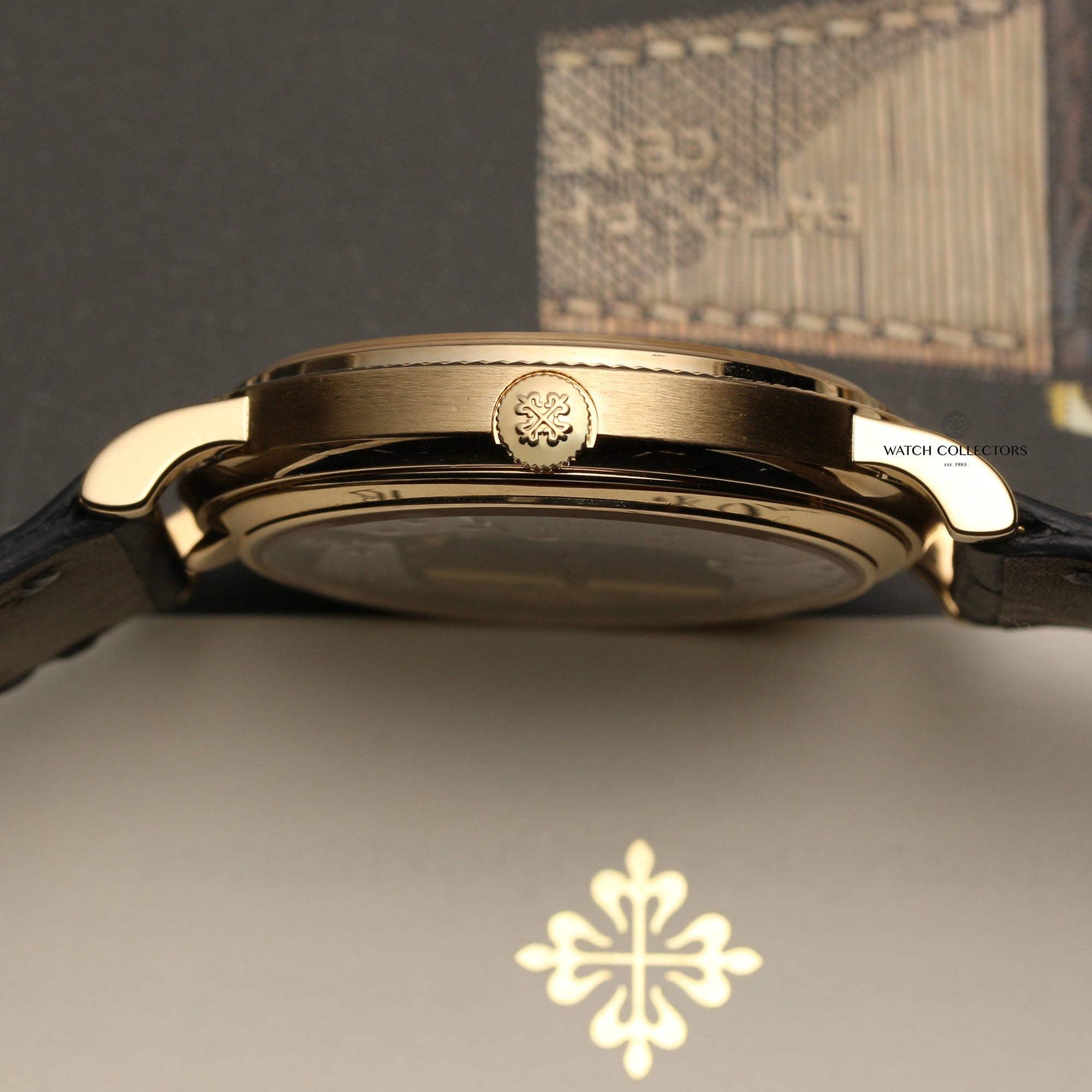 Patek Philippe 5039J Perpetual Calendar 18K Yellow Gold Second Hand Watch Collectors 6