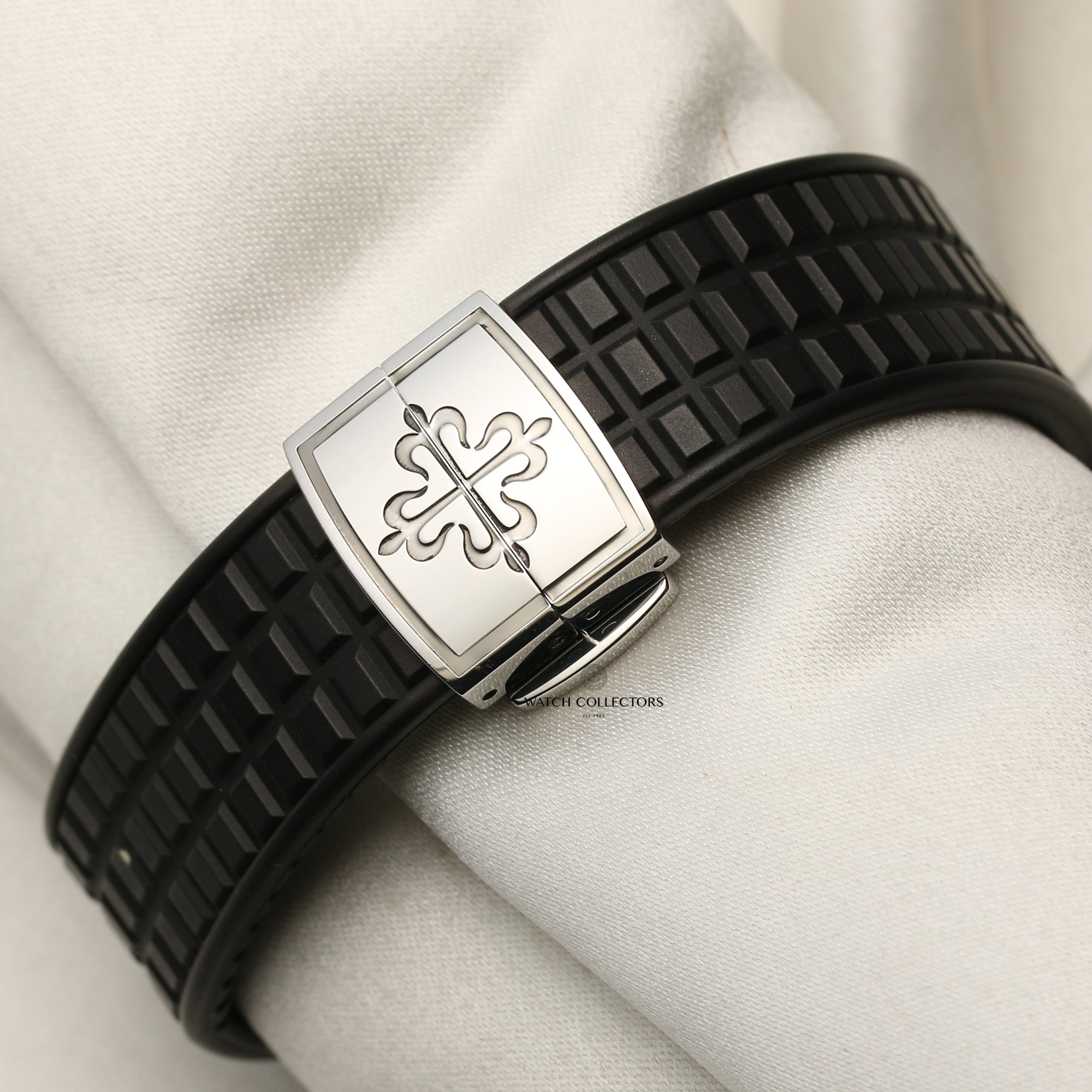 Patek Philippe Aquanaut Stainless Steel 5067 Diamond Bezel Second Hand Watch Collectors 7