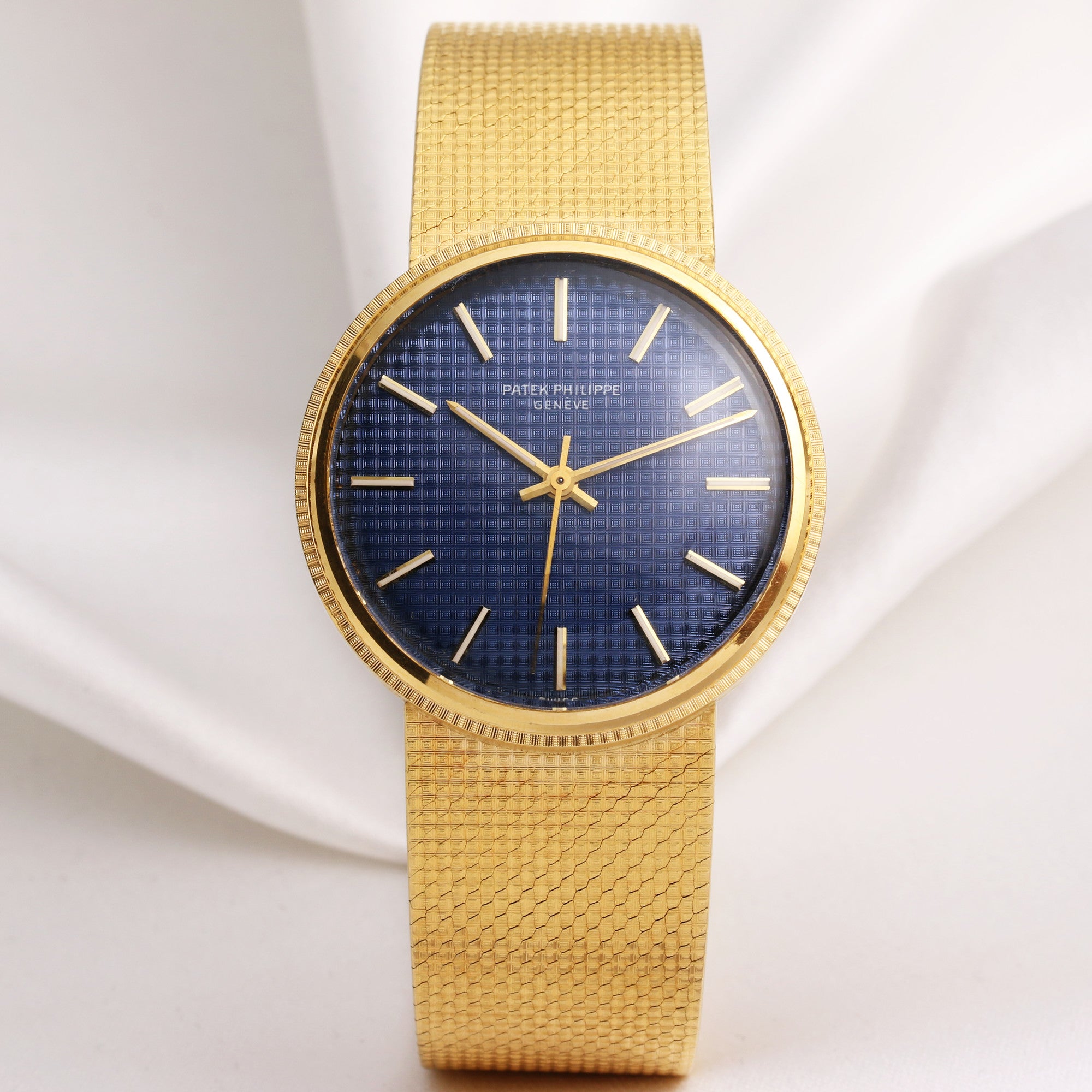 Patek Philippe Calatrava 18K Yellow Gold Second Hand Watch Collectors 1
