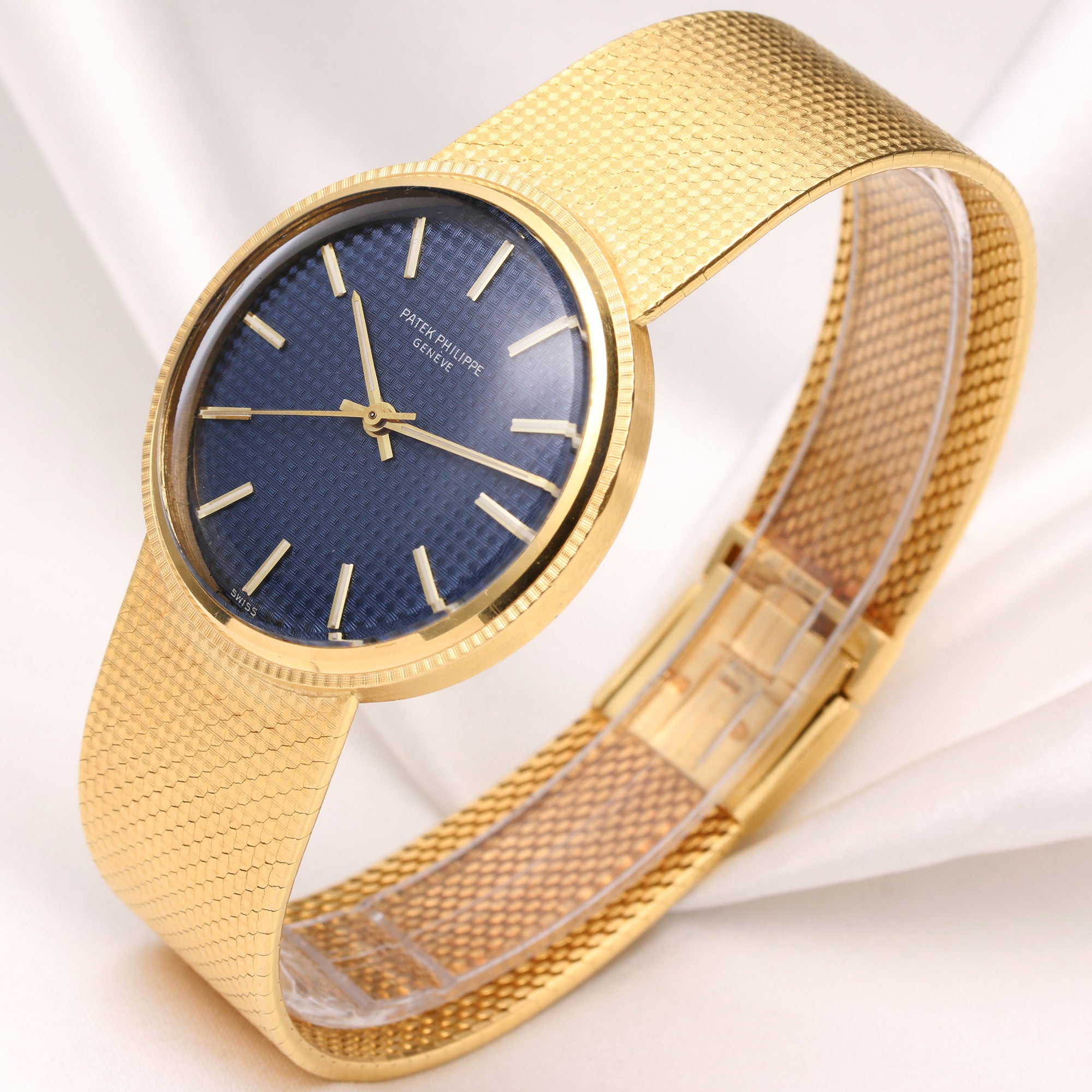 Patek Philippe Calatrava 18K Yellow Gold Second Hand Watch Collectors 3