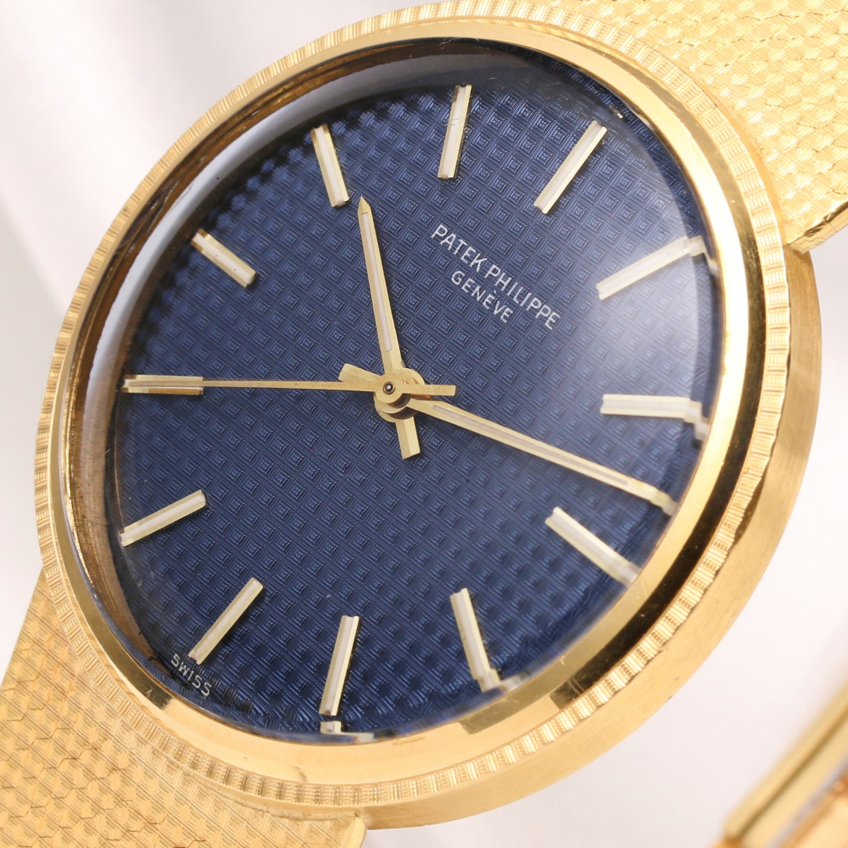 Patek Philippe Calatrava 18K Yellow Gold Second Hand Watch Collectors 4