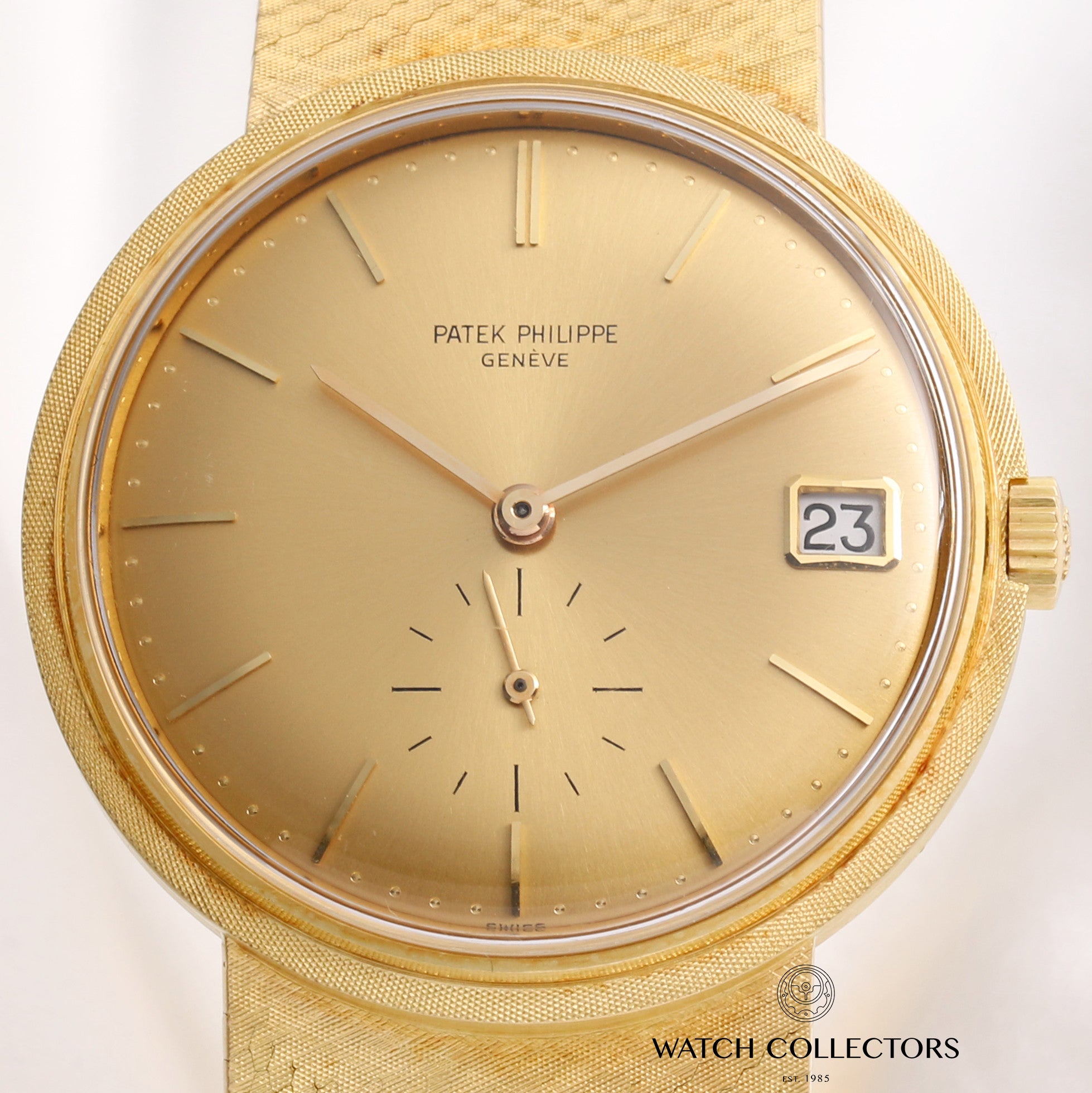 Patek-Philippe-Calatrava-3445-18K-Yellow-Gold-Second-Hand-Watch-Collectors-2