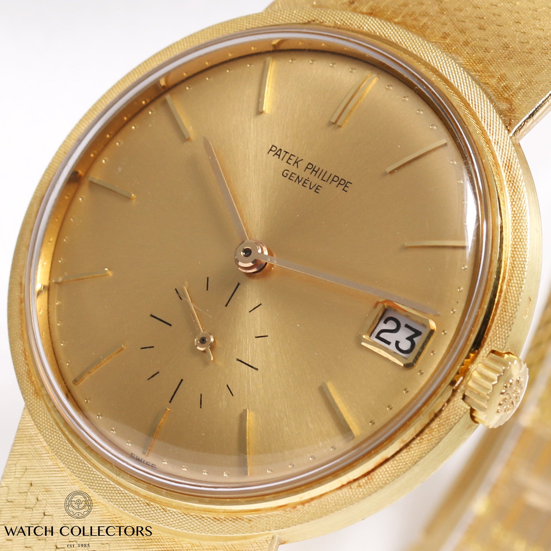 Patek-Philippe-Calatrava-3445-18K-Yellow-Gold-Second-Hand-Watch-Collectors-4