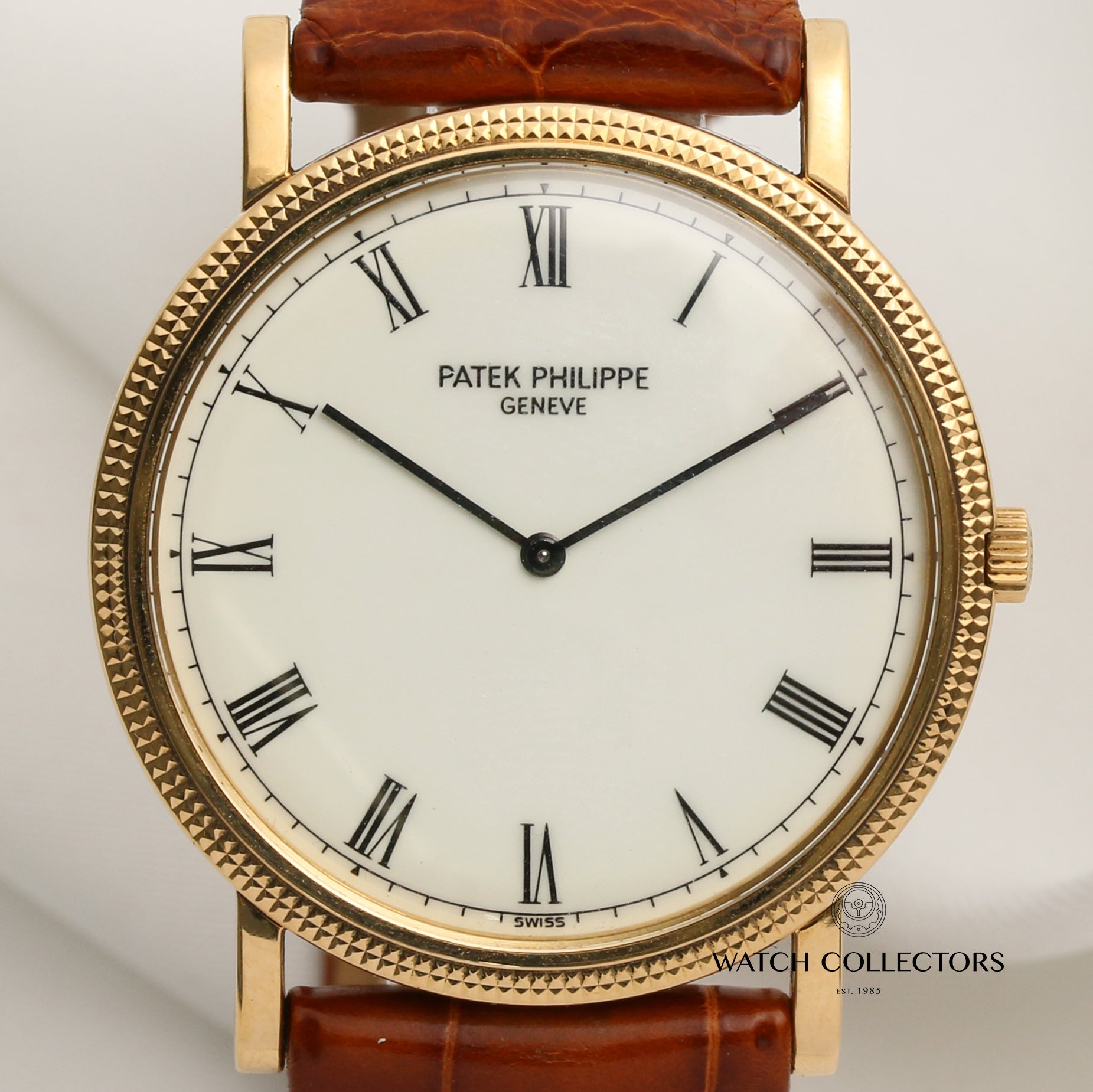 Patek Philippe Calatrava 3520 18K Yellow Gold Enamel Dial Second Hand Watch Collectors 2