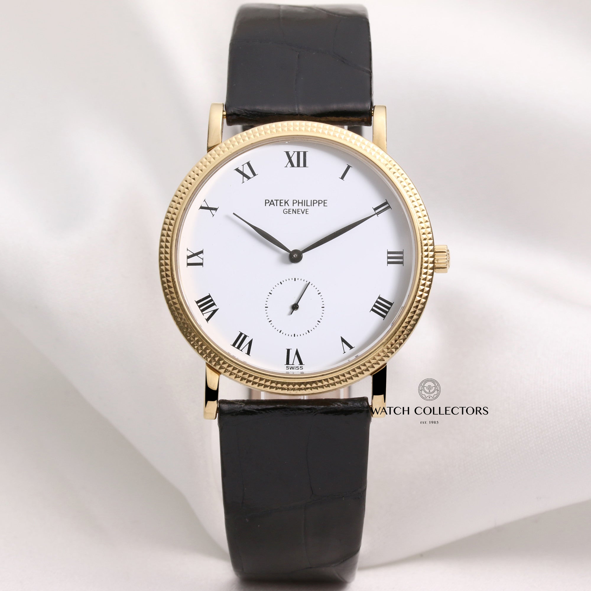 Patek-Philippe-Calatrava-3919-18K-Yellow-Gold-Second-Hand-Watch-Collectors-1