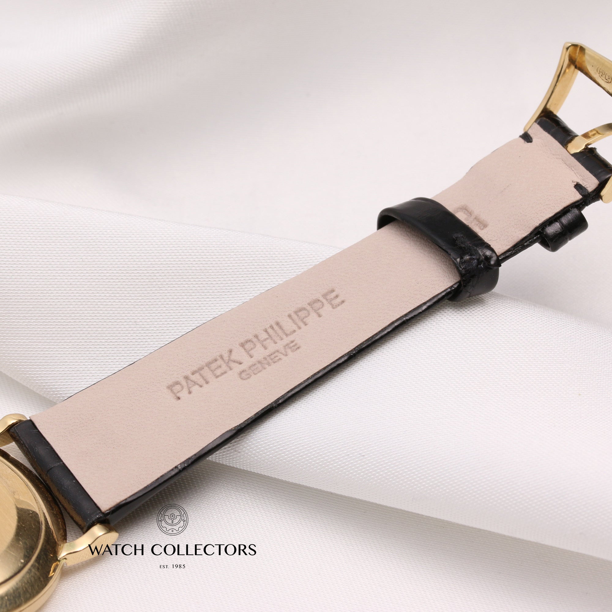 Patek-Philippe-Calatrava-3919-18K-Yellow-Gold-Second-Hand-Watch-Collectors-6