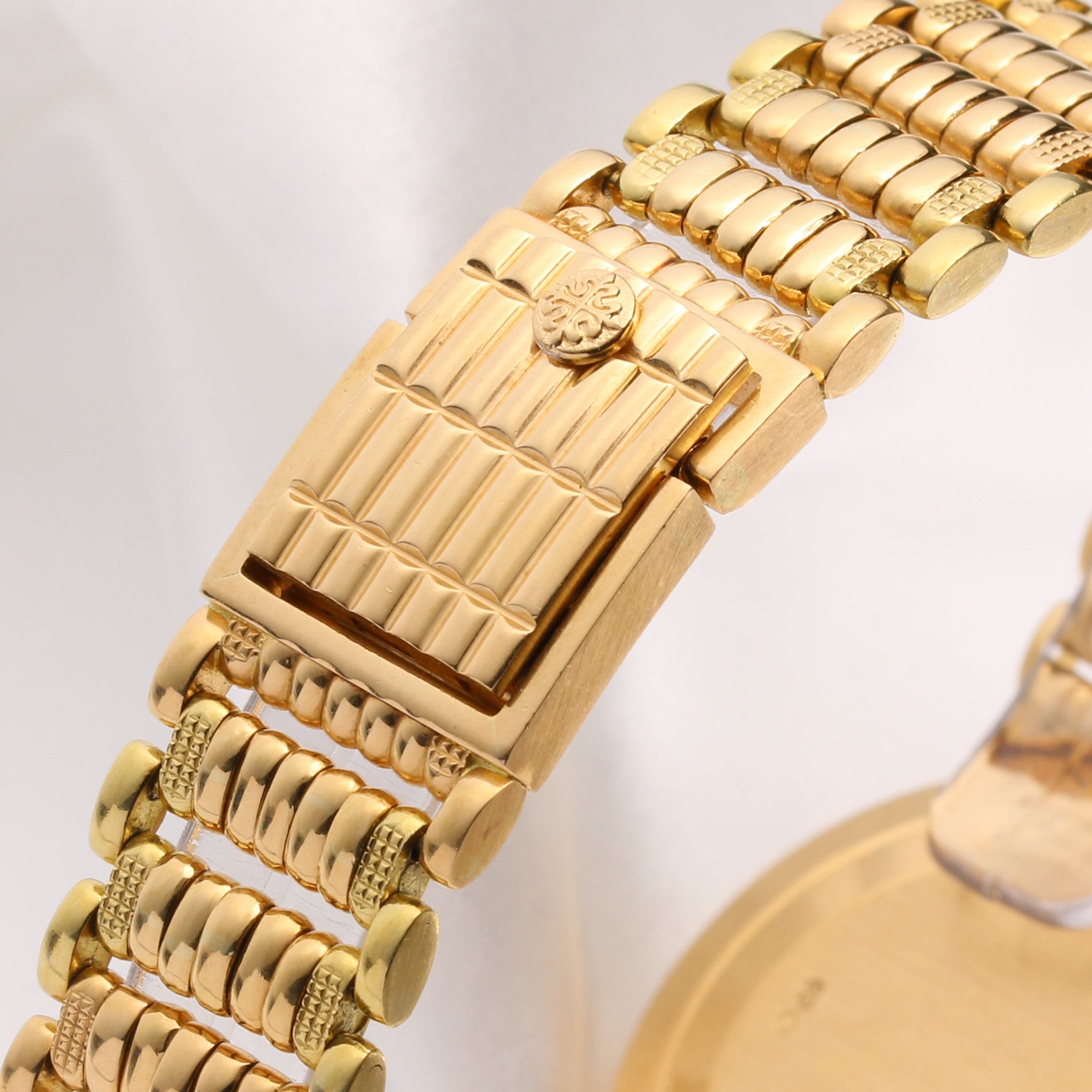 Patek Philippe Calatrava 3919 18K Yellow Gold Second Hand Watch Collectors 6